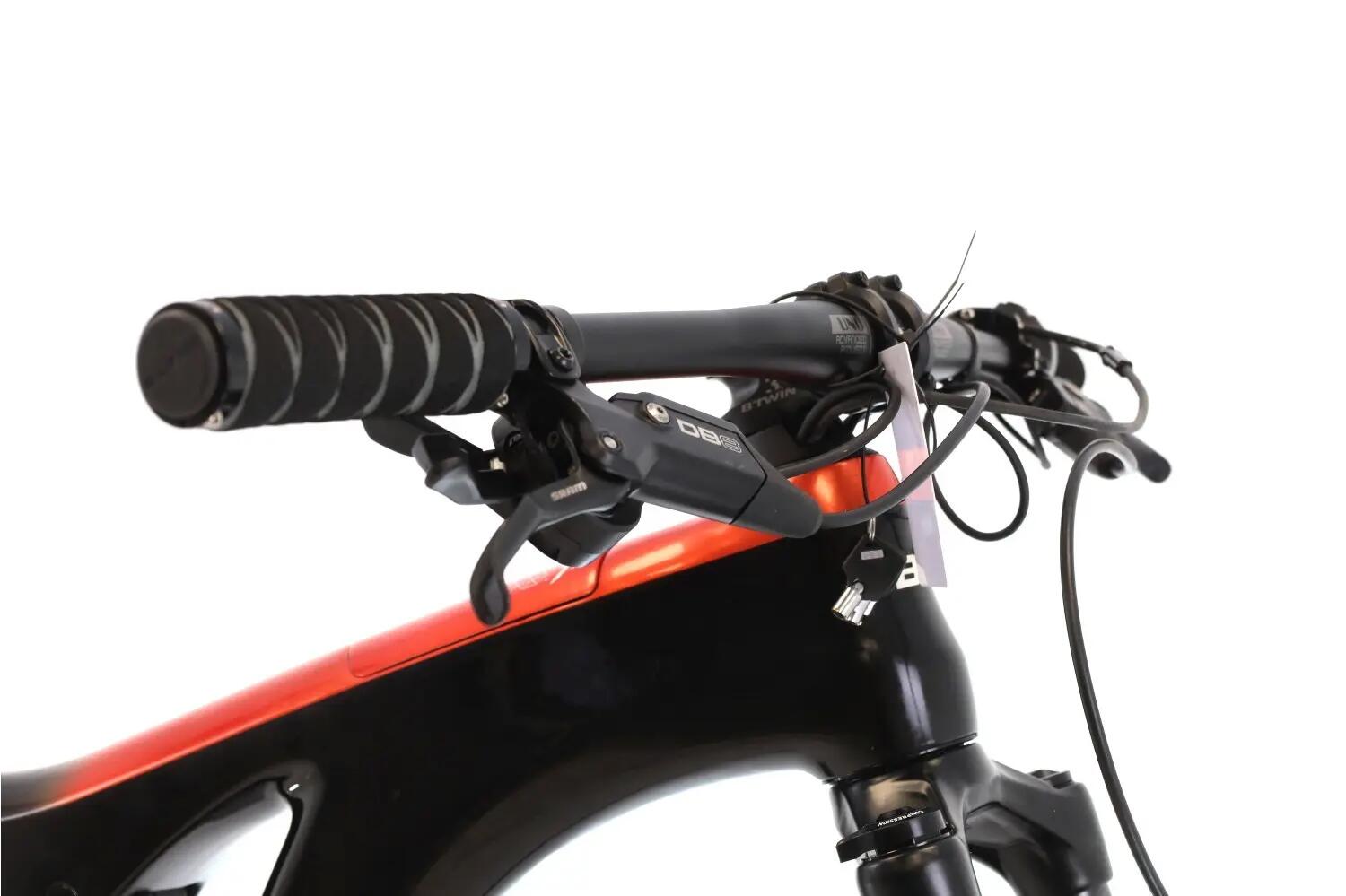 Tweedehands e-bike ·  AtomX Lynx Carbon Pro 8.2 · Zeer goede toestand 6/8