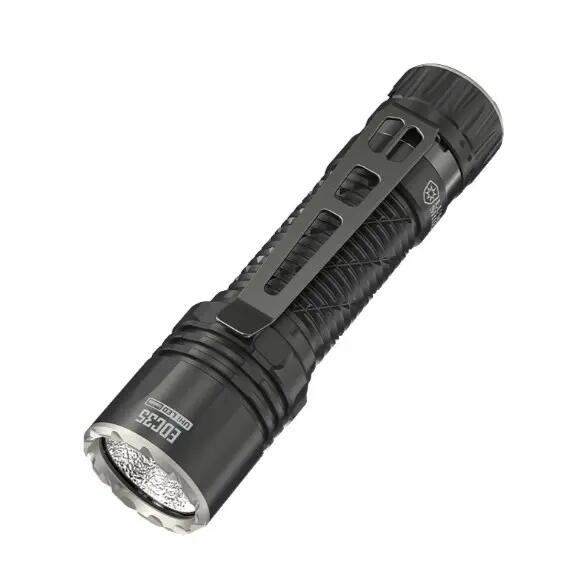 Linterna táctica Nitecore EDC35 de 5000 lm con conexión USB-C 3/7