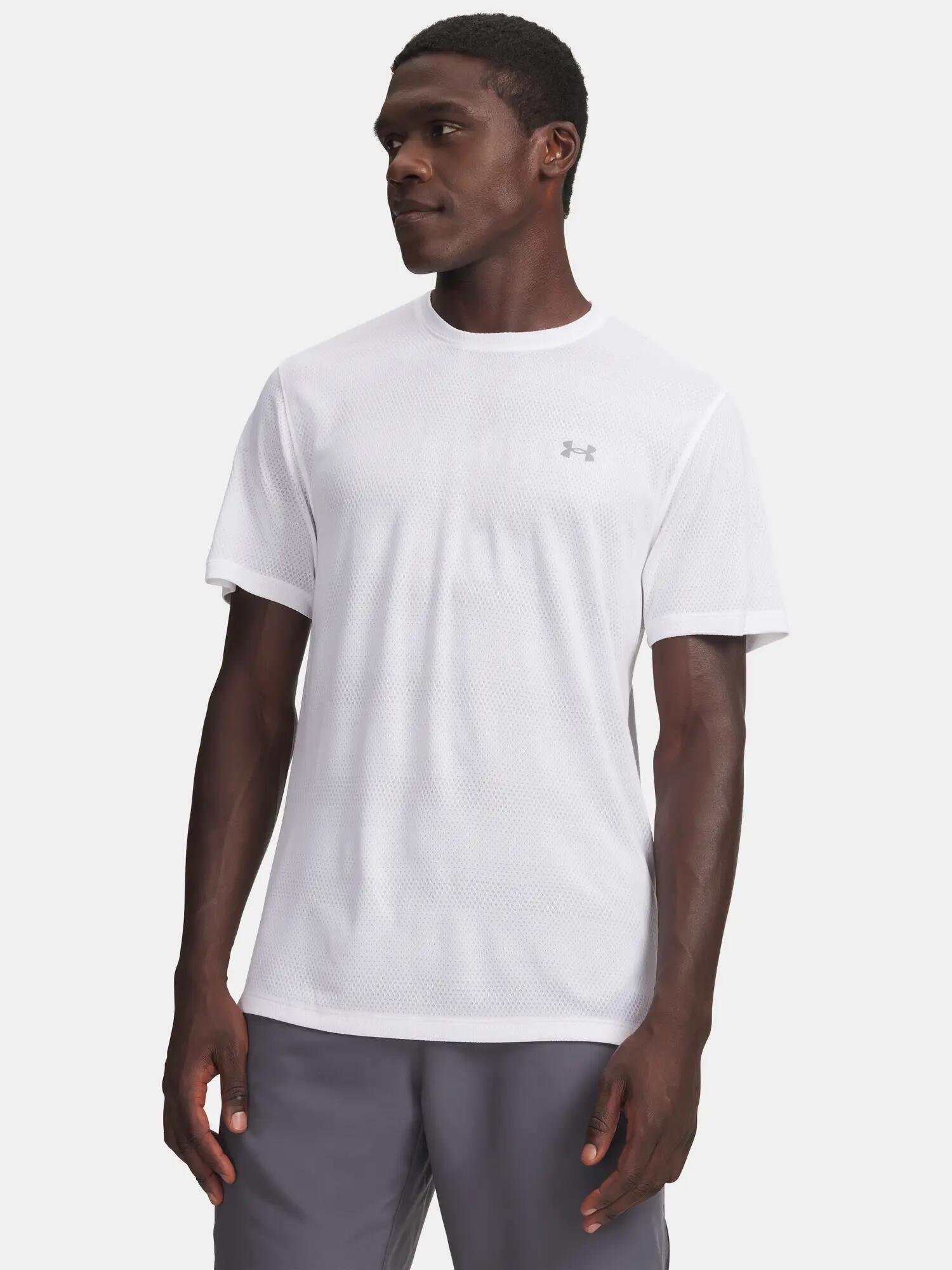 UNDER ARMOUR picture