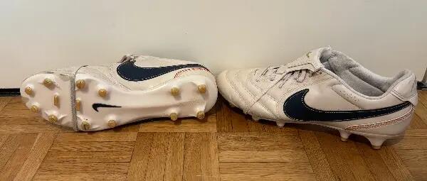 Entre Particuliers - Chaussures de foot - Nike Tiempo Ligera EU 45 2/4
