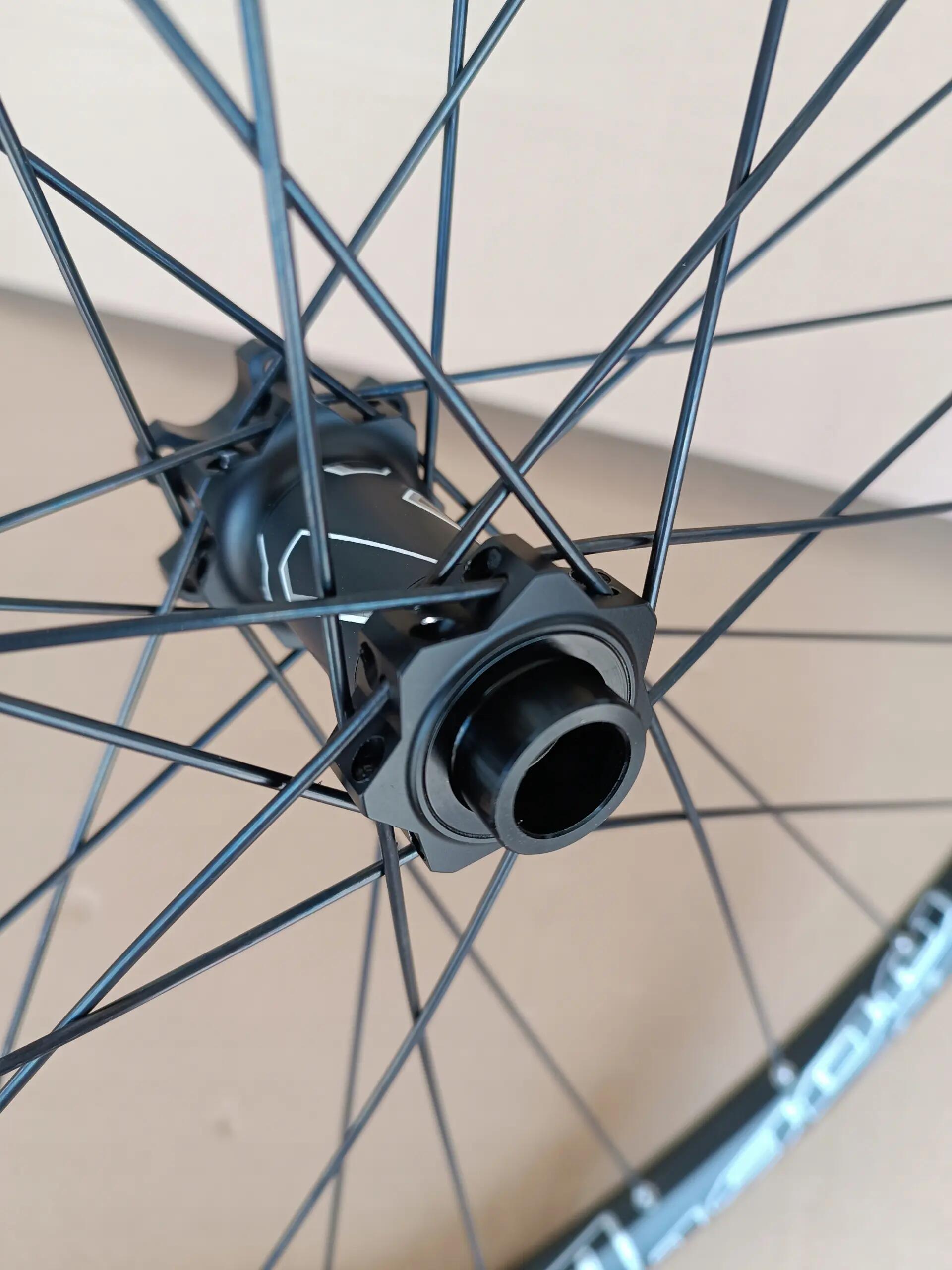 DT Swiss M Spline voorwiel voor fiets 9/10