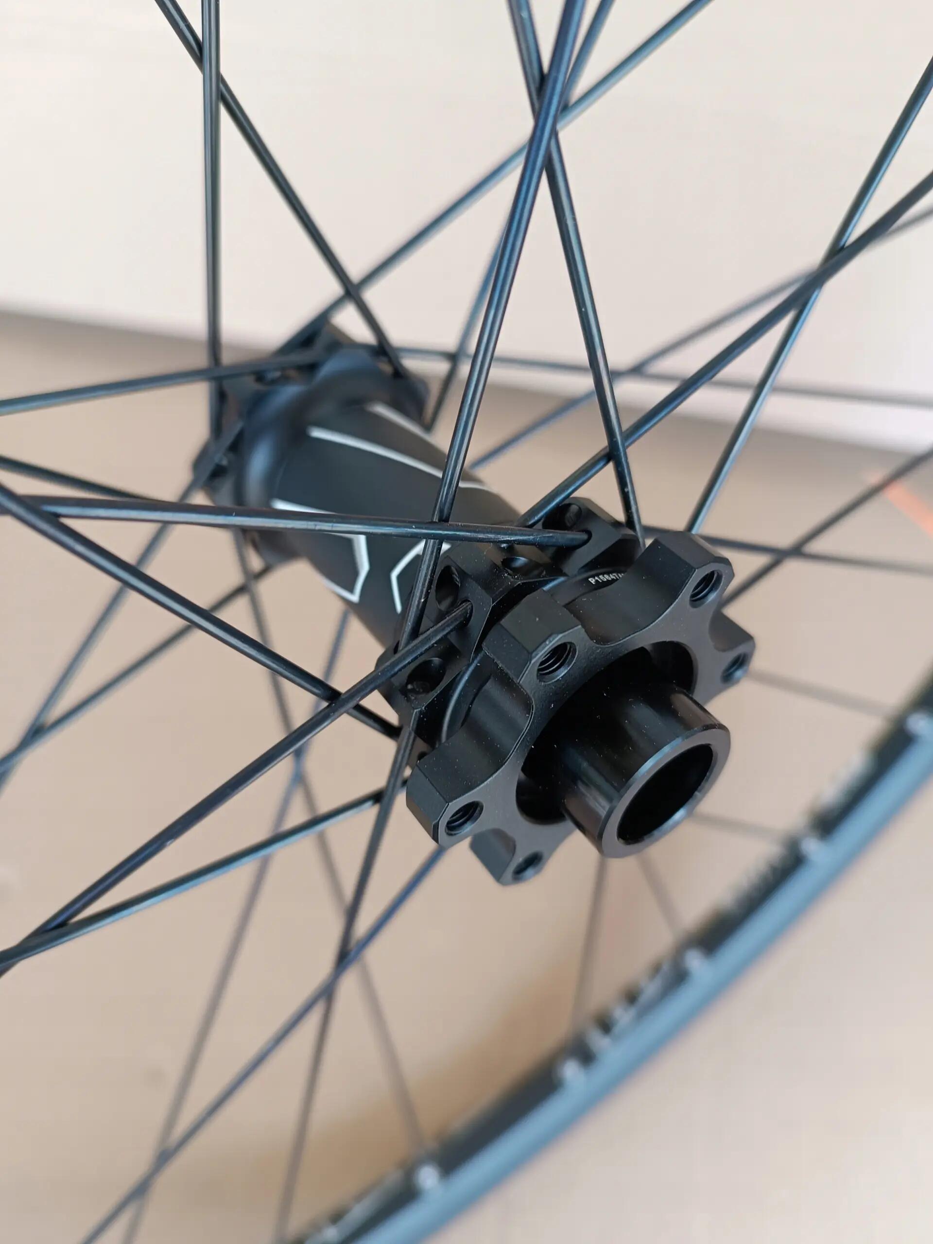 DT Swiss M Spline voorwiel voor fiets 8/10