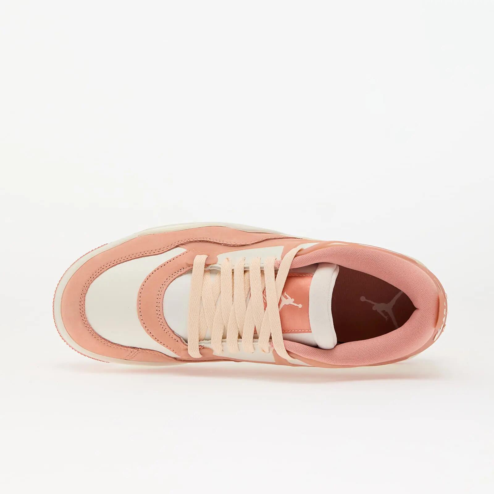 Chaussures - Marche - Femme - Confort - Air Jordan 4 RM - Guava Ice 4/5