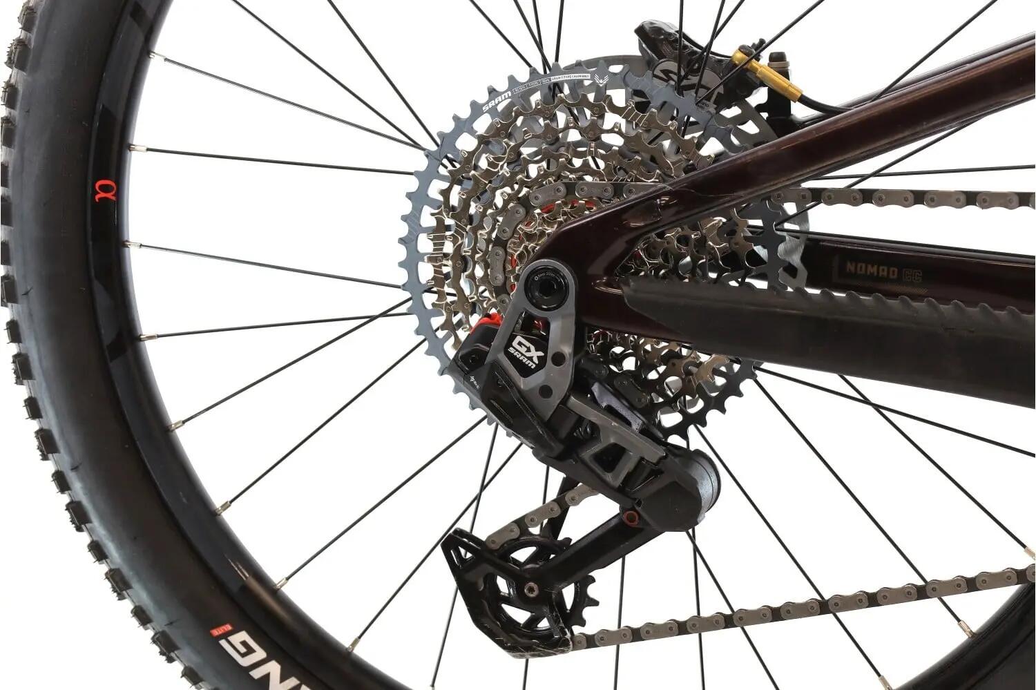 VTT reconditionné · Santa Cruz Nomad 6 CC GX AXS · Très bon état 3/8