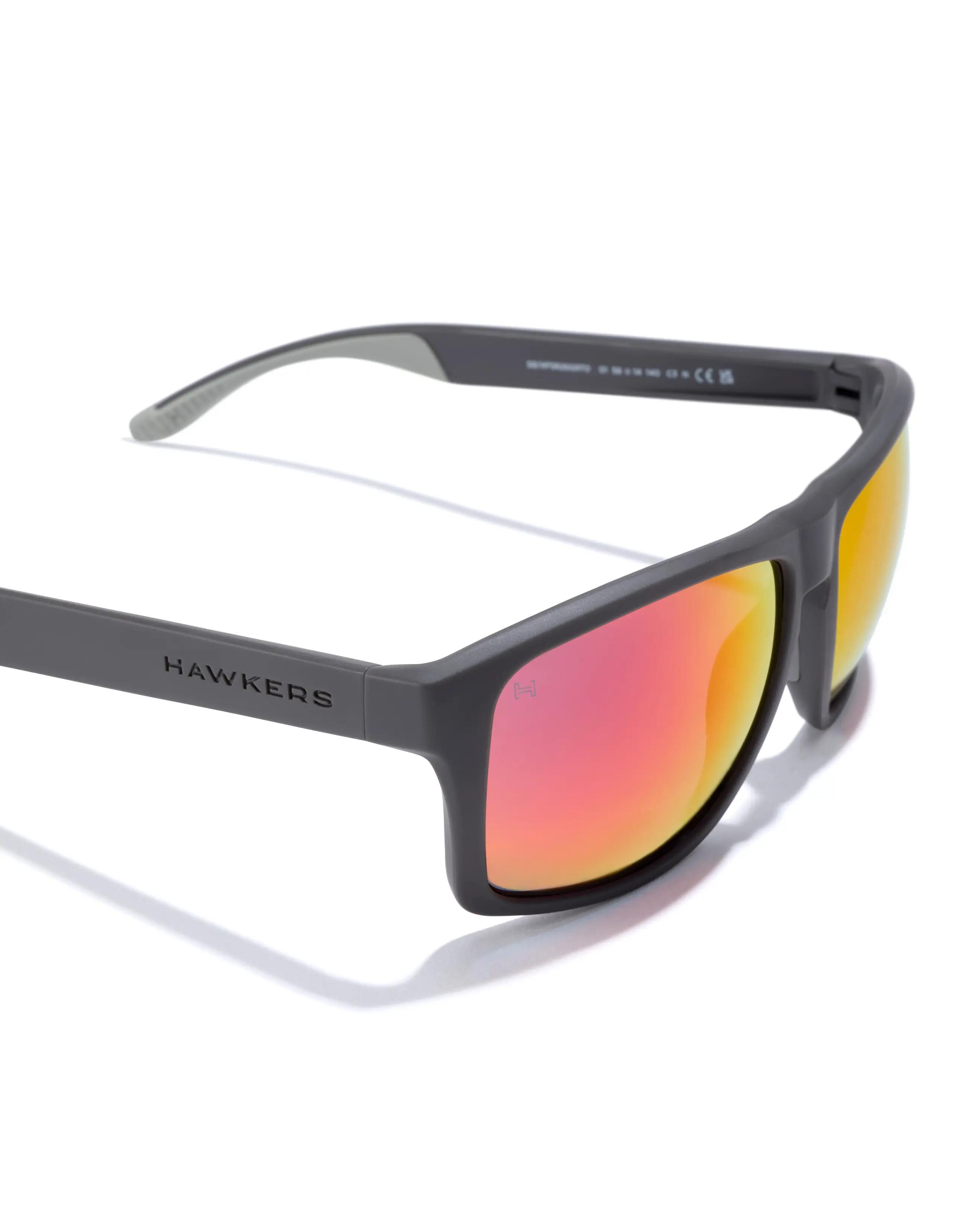 HAWKERS - Óculos de Sol para Homem e Mulher FASTER SPORT RAW - URBAN GREY RUBY 3/6