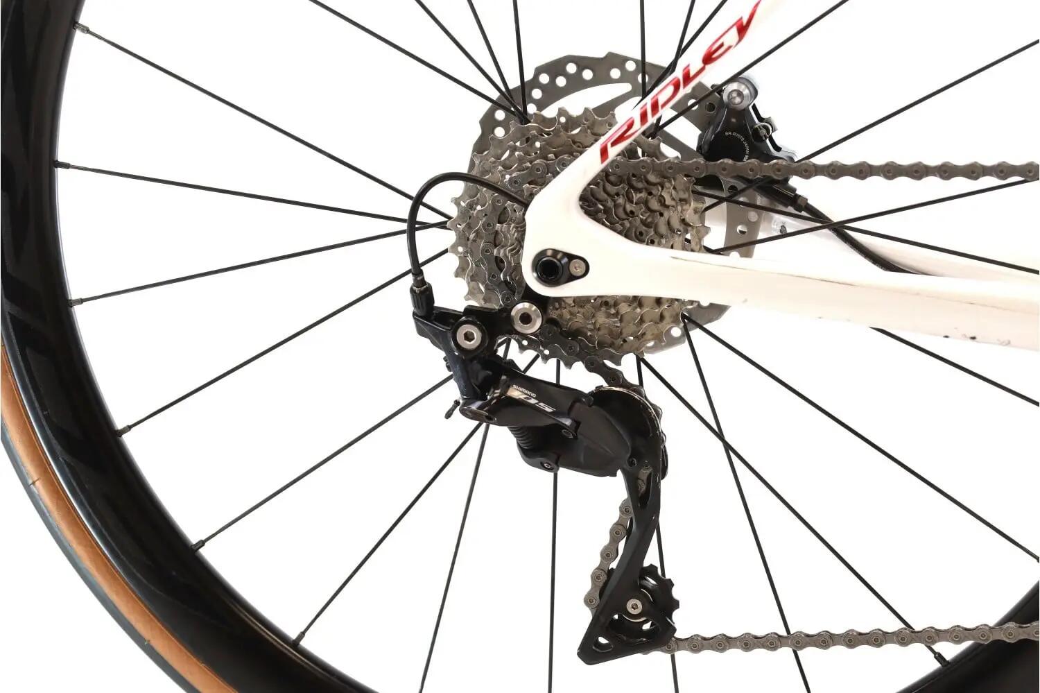 Segunda Vida · Bicicleta estrada · Ridley Fenix SL Disc · Muito bom estado 3/8