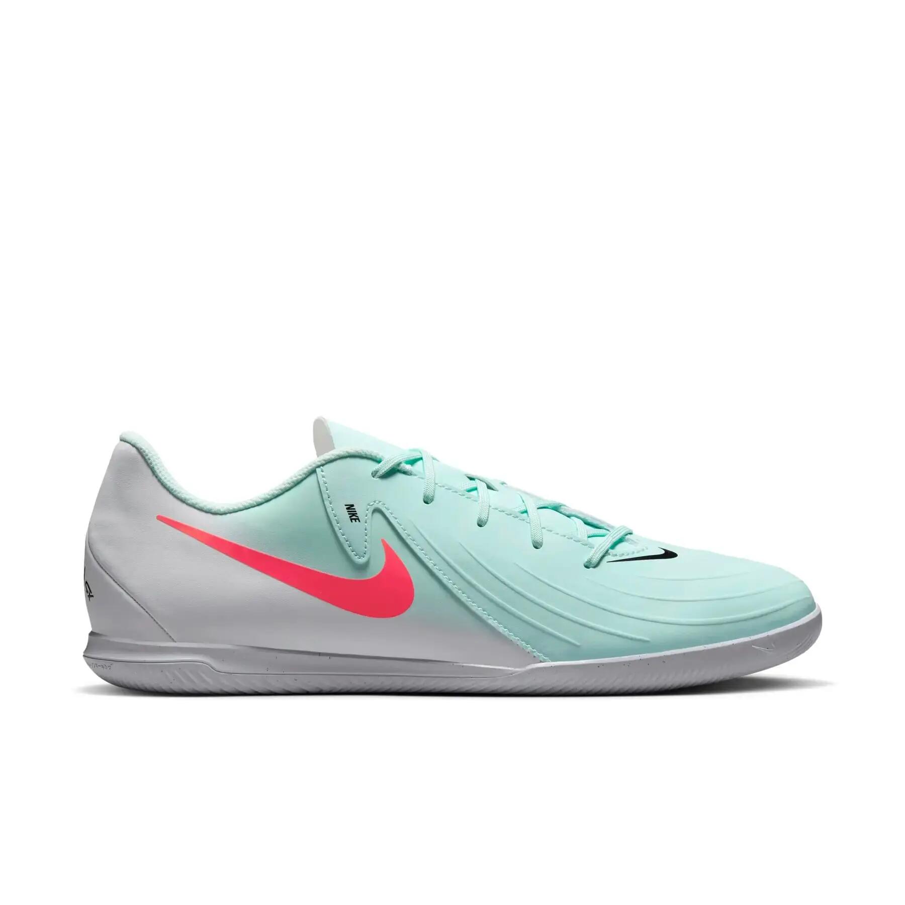 NIKE picture