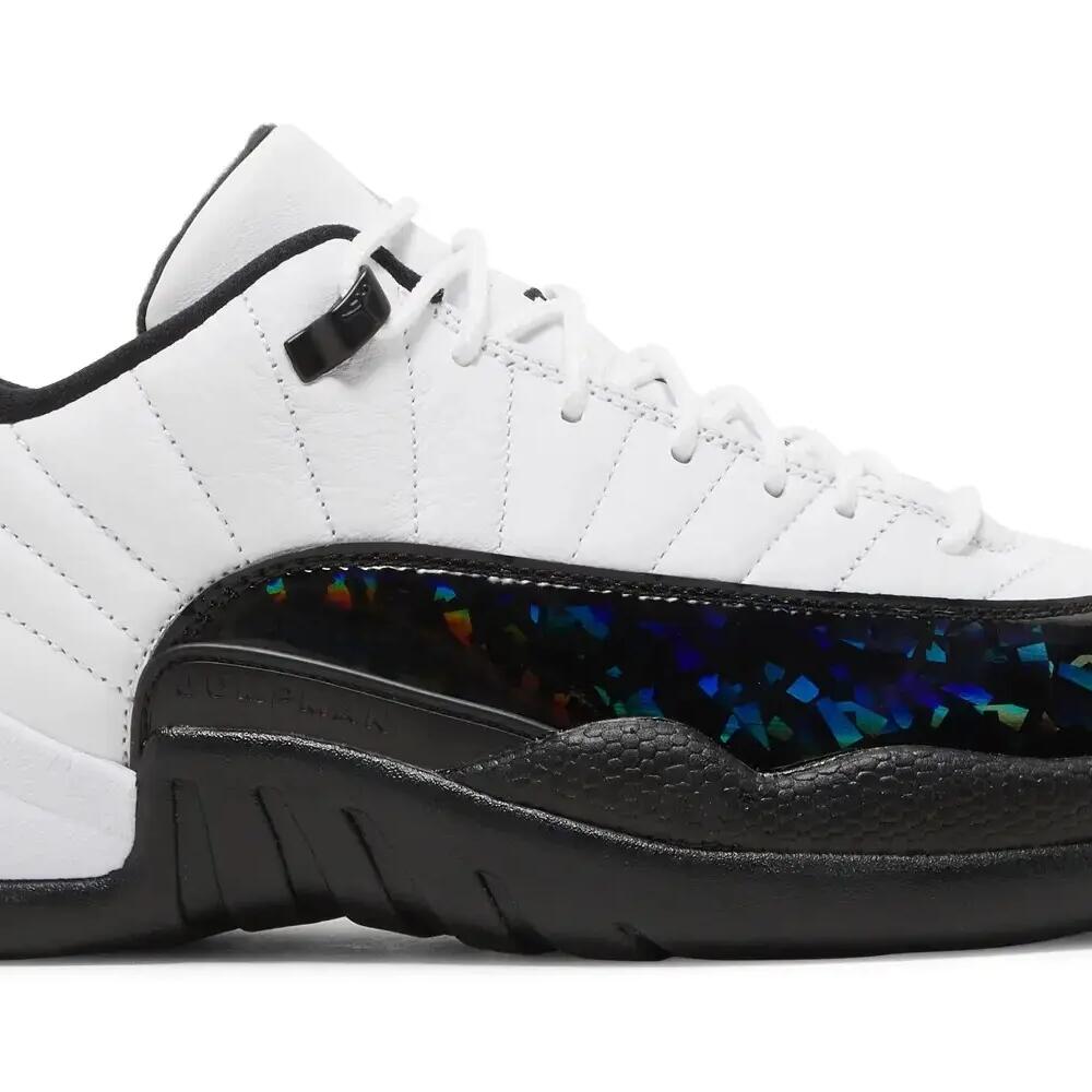 WHITE / BLACK