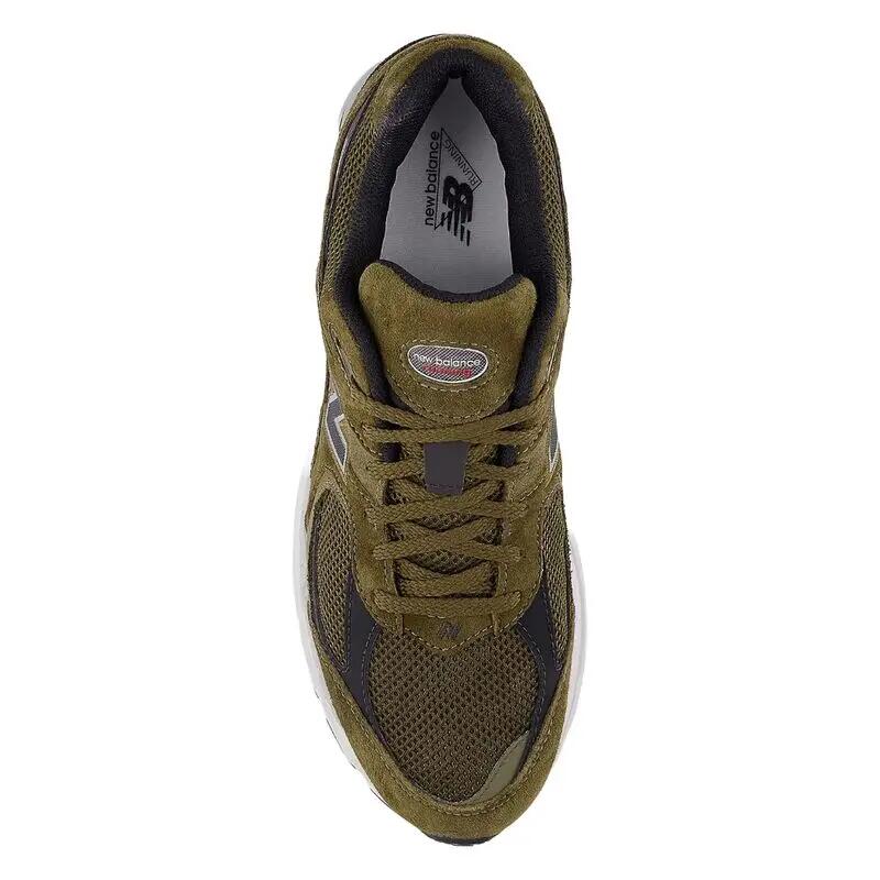 Zapatillas New Balance Verdes 2002 Woodland con Black Cement con Amortiguación 4/5