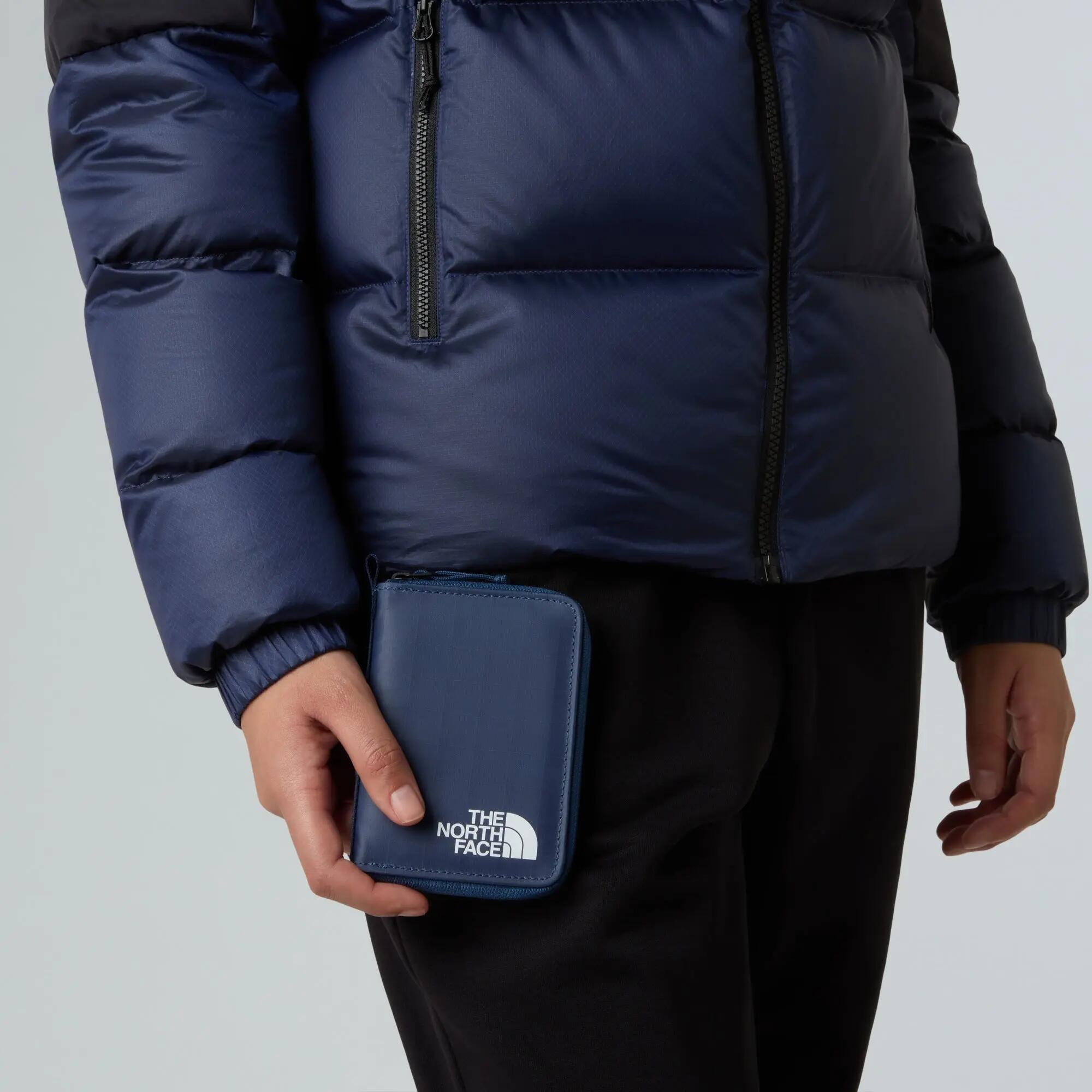 Cartera Azul The North Face Base Camp Voyager Shady Blue-Summit Navy con Diseño 4/5