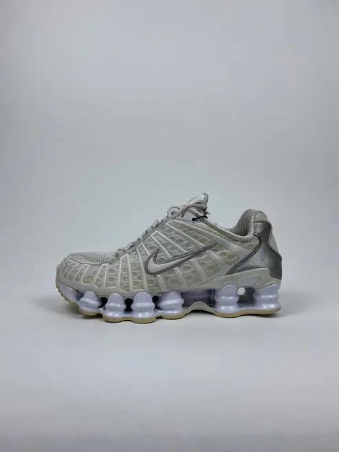 Reconditionné NIKE Baskets Femme, Shox TL, Blanc Très Bon État 4/4