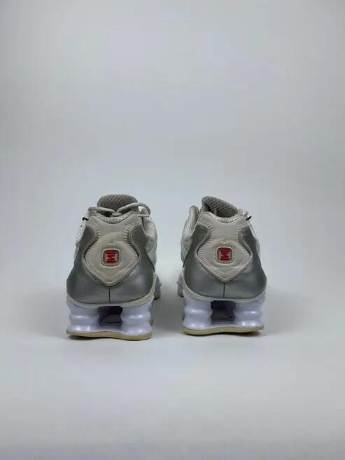 Reconditionné NIKE Baskets Femme, Shox TL, Blanc Très Bon État 3/4