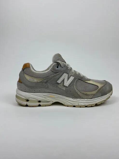 NEW BALANCE picture