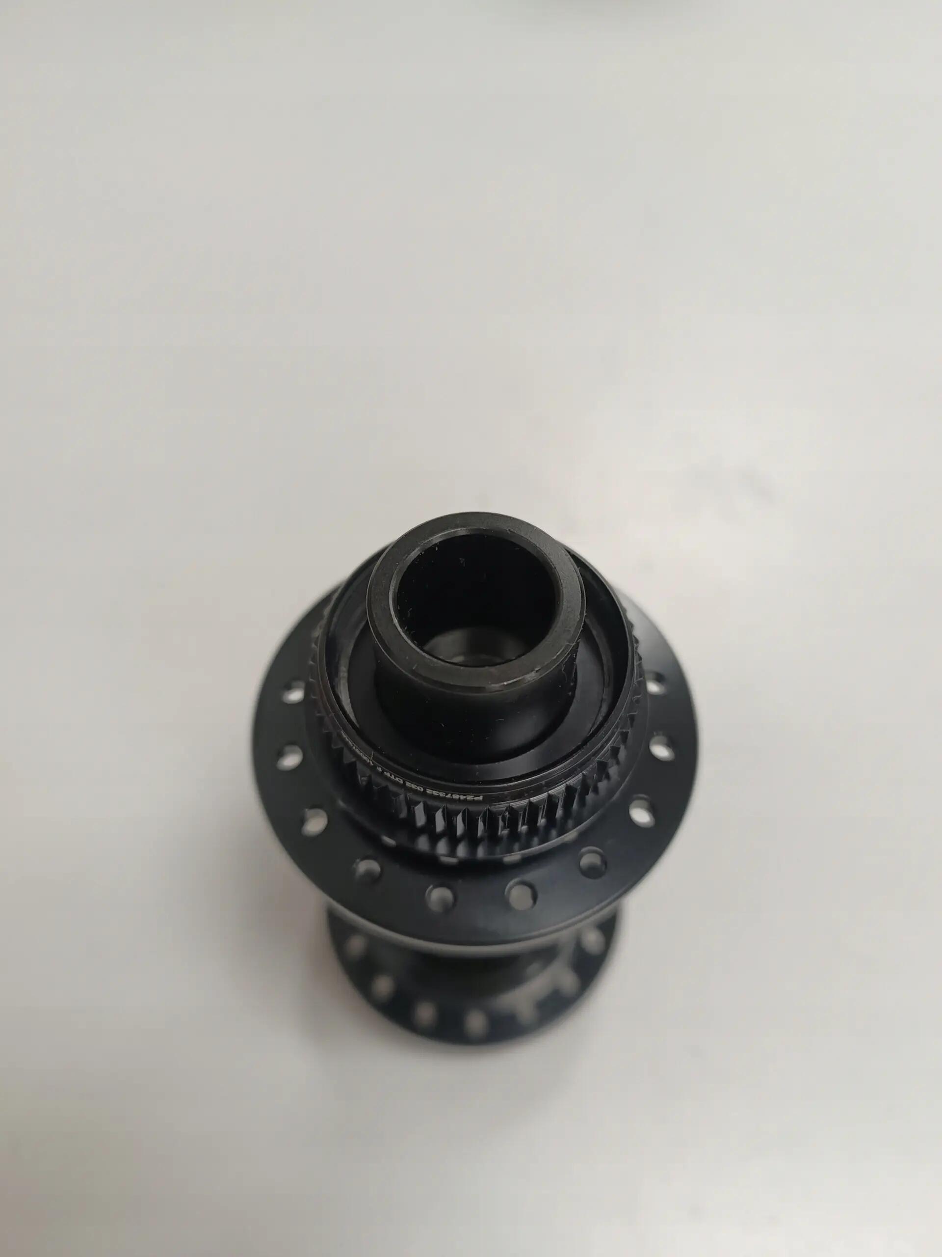 Cubo dianteiro DT Swiss 370 BOOST Centerlock para MTB 7/7