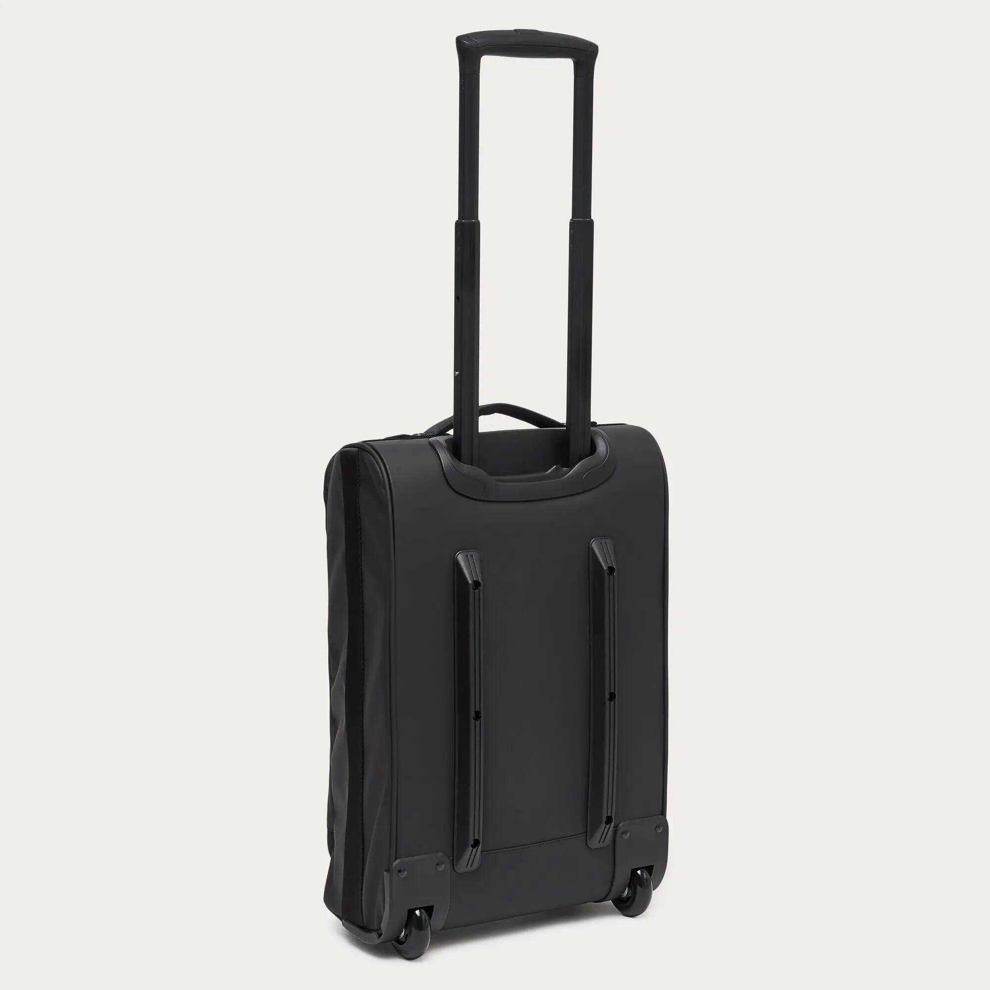 Maleta Negra Oakley Endless Adventure Rc Carry-On 30L Blackout Funcional y Resi 3/5