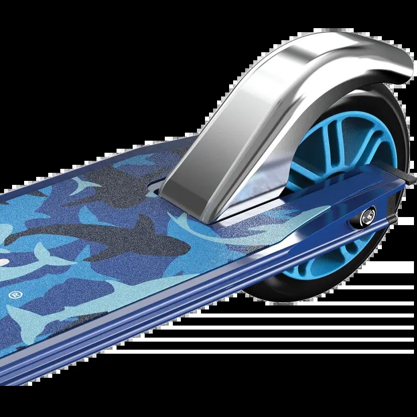 Odrážecí koloběžka Razor A SE Shark camo 9/12