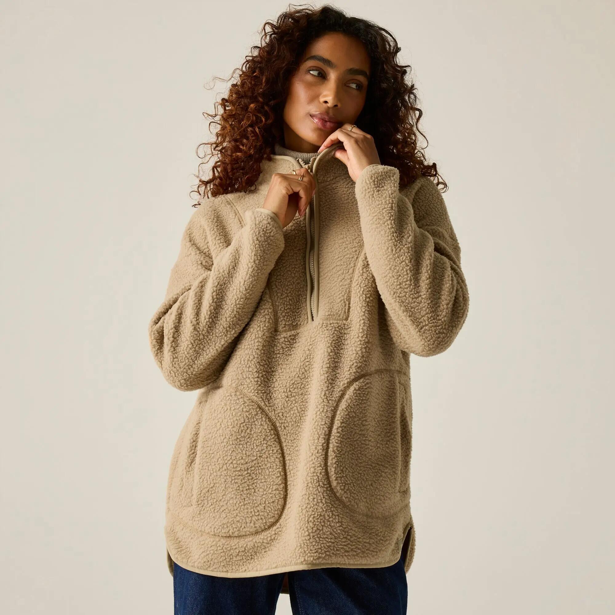Damen-Fleecejacke von Frankie Borg (langer Schnitt, halber Reißverschluss) 2/11