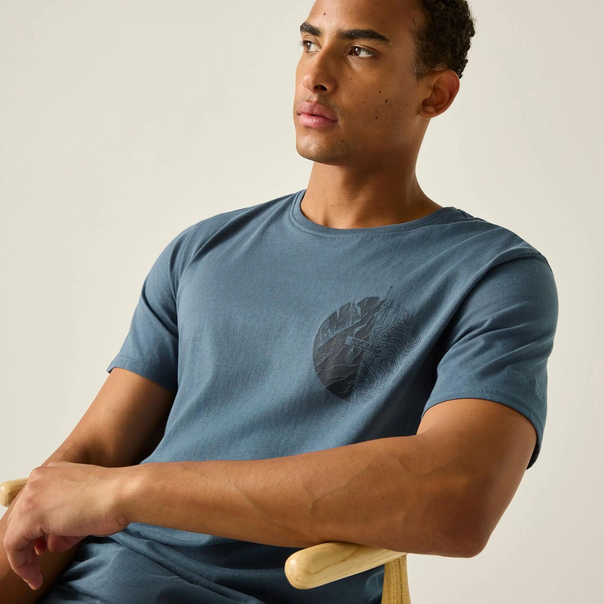 T-shirt grafica a maniche corte Cline IX da uomo 4/10