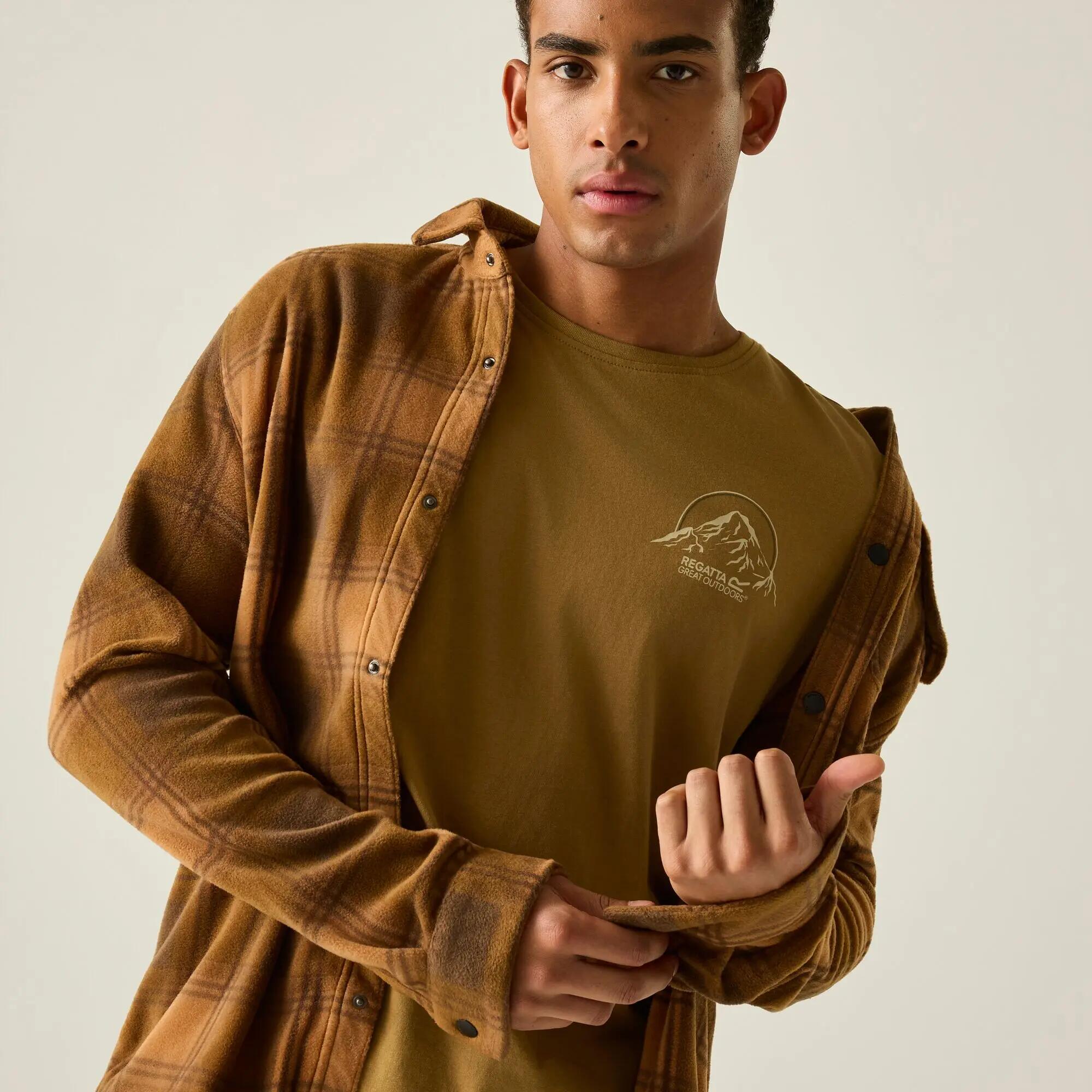 T-shirt grafica a maniche corte Cline IX da uomo 6/10