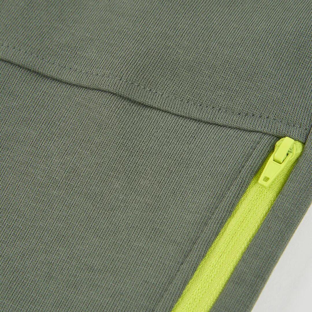 Pantalón felpa niño gris con bolsillo cremallera 4/4