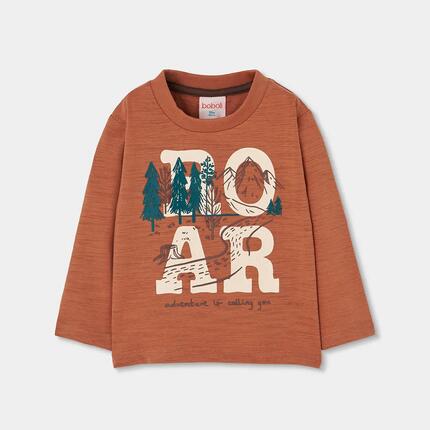 Camiseta niño marrón estampado aventura