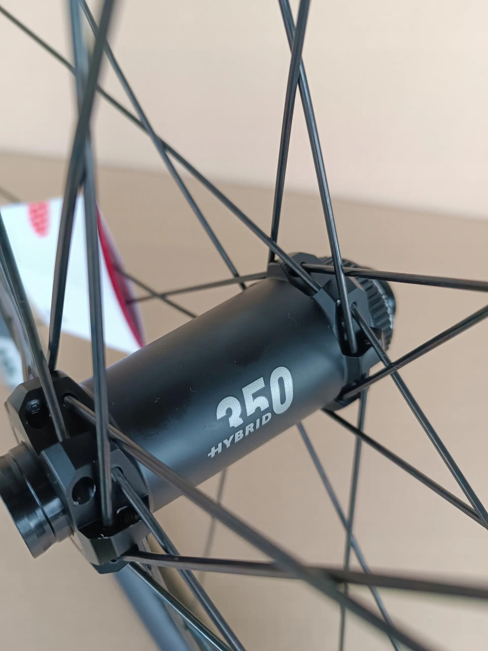Roue avant VTT DT Swiss HX SPLINE LS 27.5 CL 30 15/ 7/8