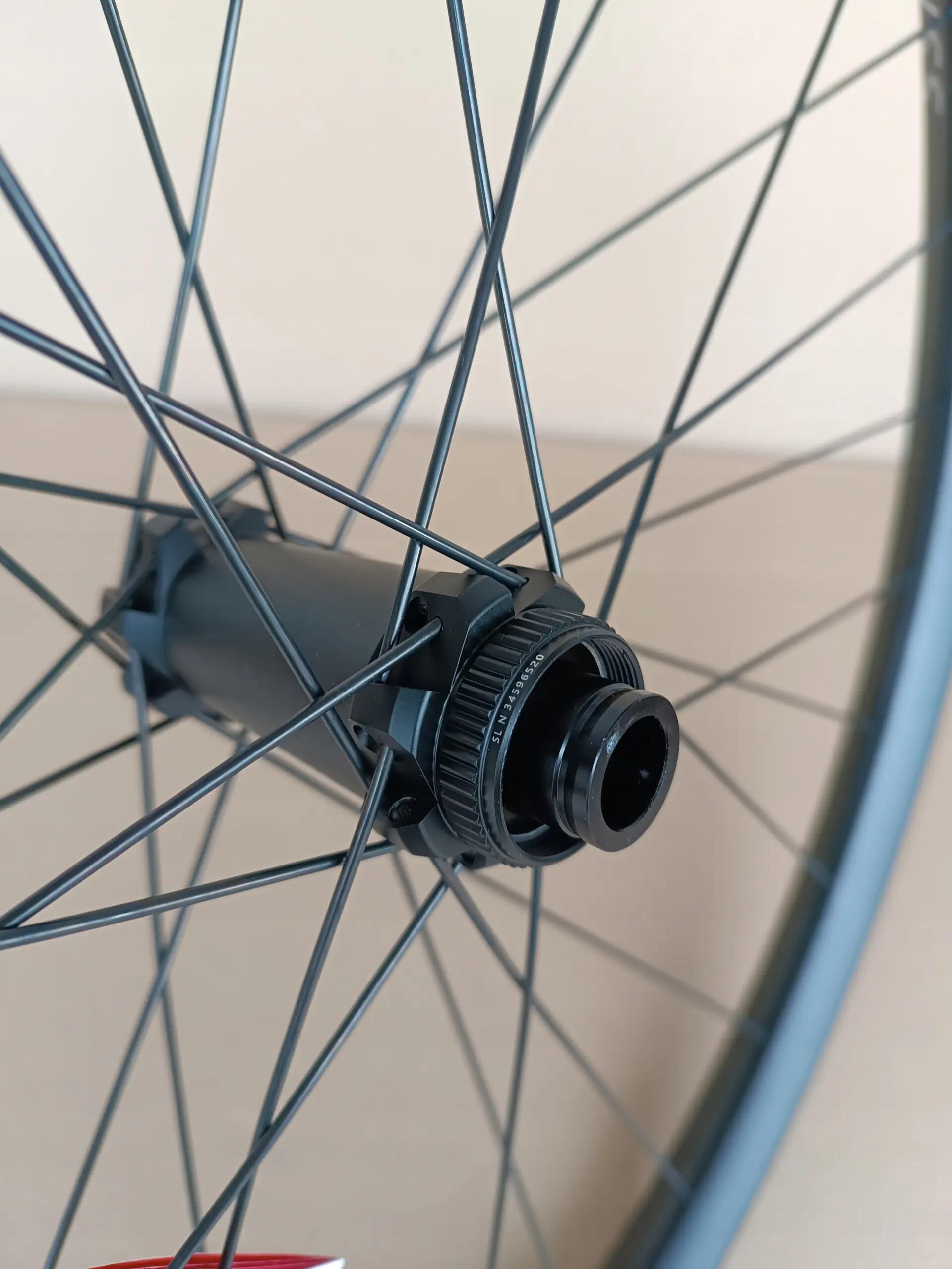 Roue avant VTT DT Swiss HX SPLINE LS 27.5 CL 30 15/ 5/8