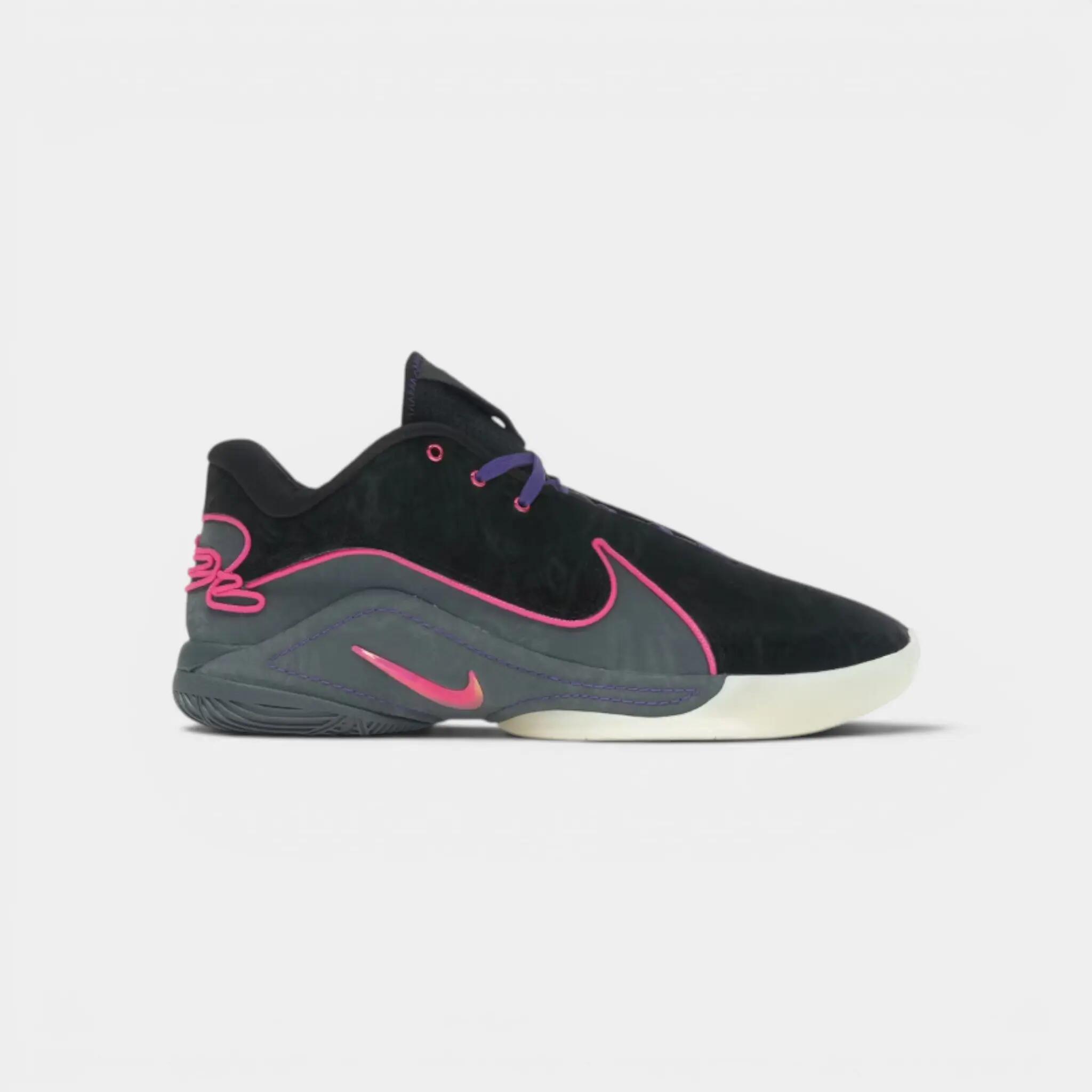 NIKE picture