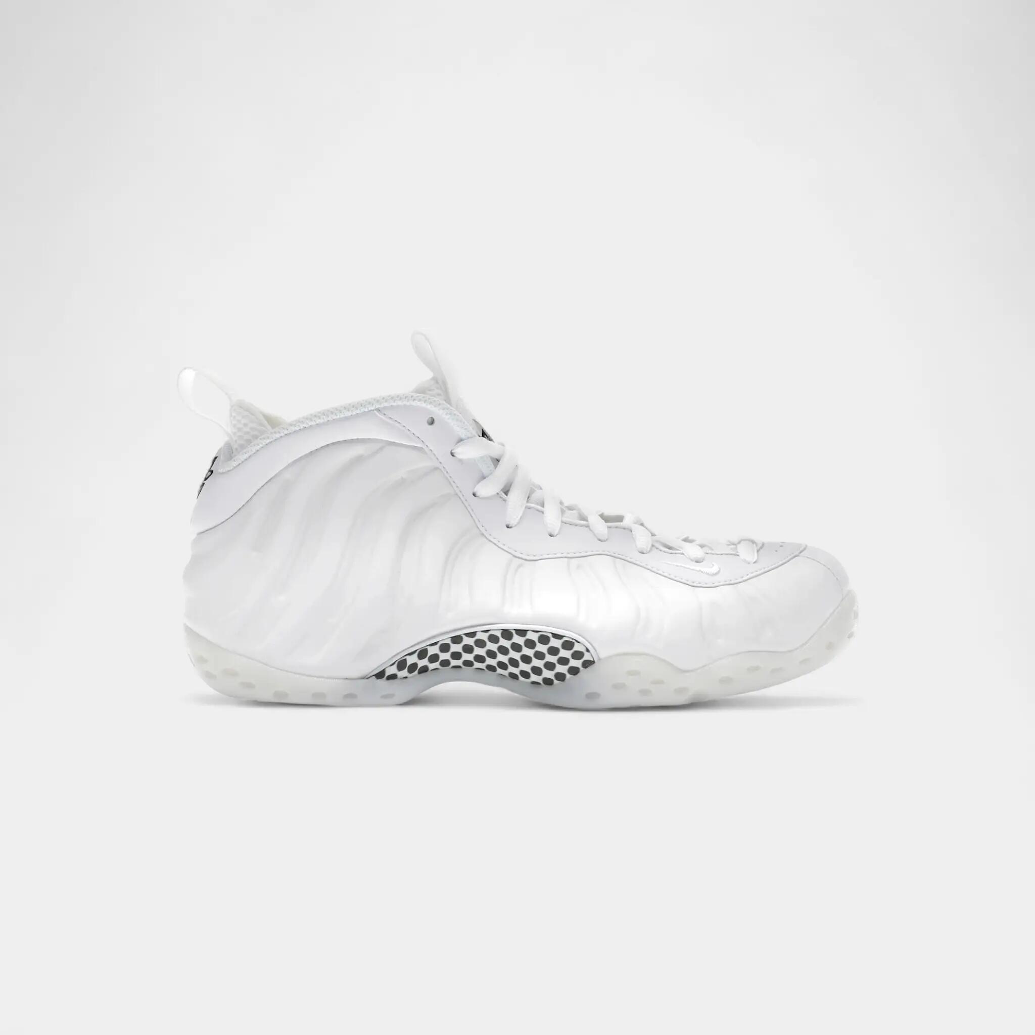 NIKE picture