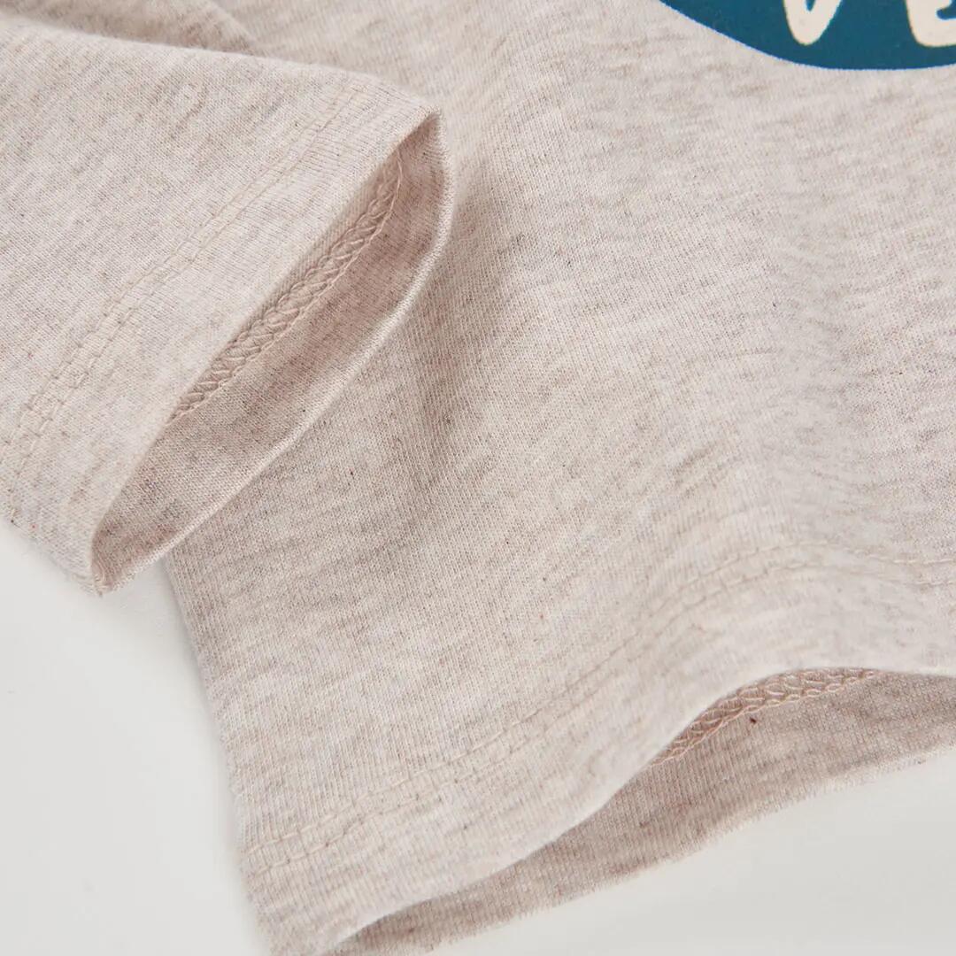 Camiseta punto niño beige estampado aventura 4/4