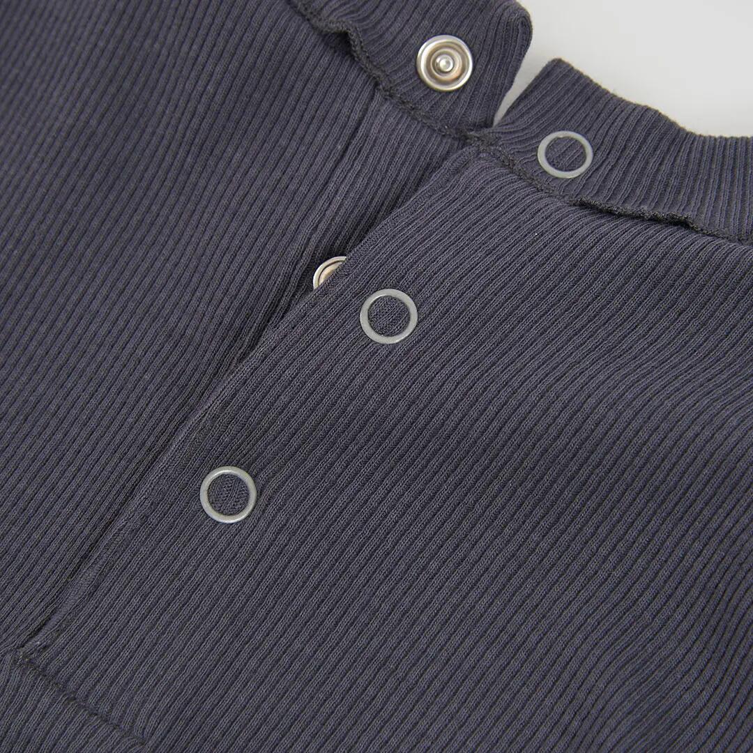 Camiseta punto canalé niña gris cuello alto 3/4