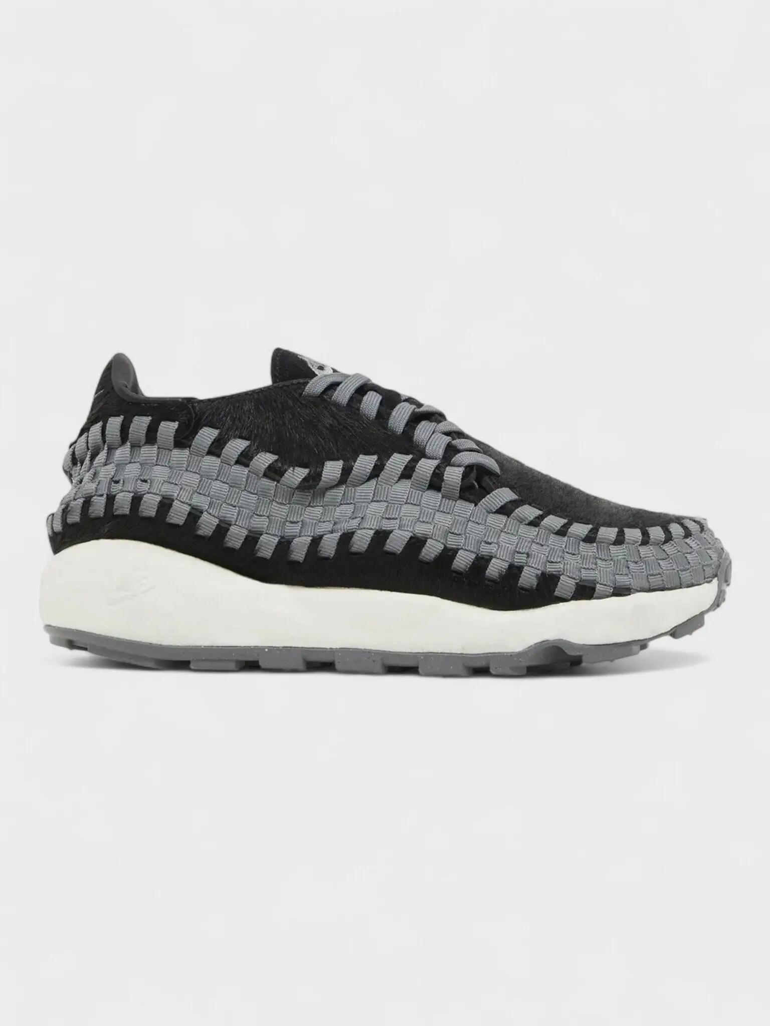 NIKE picture