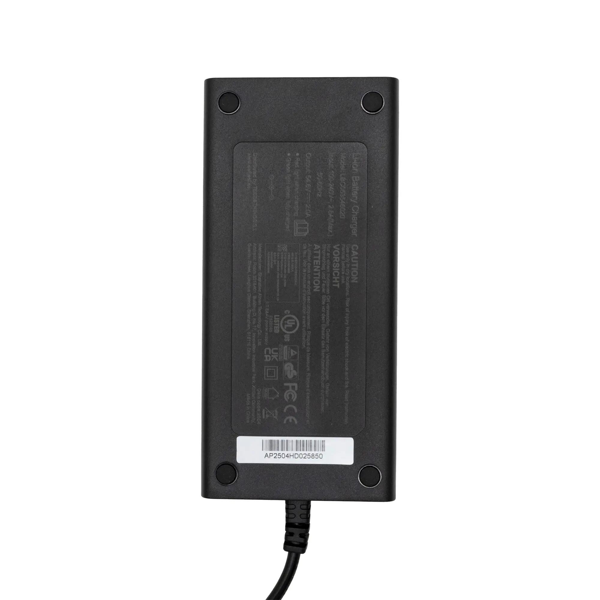 Cargador premium 48V (salida 54,6v) 2A conector DC 5,5x2,5mm 3/4