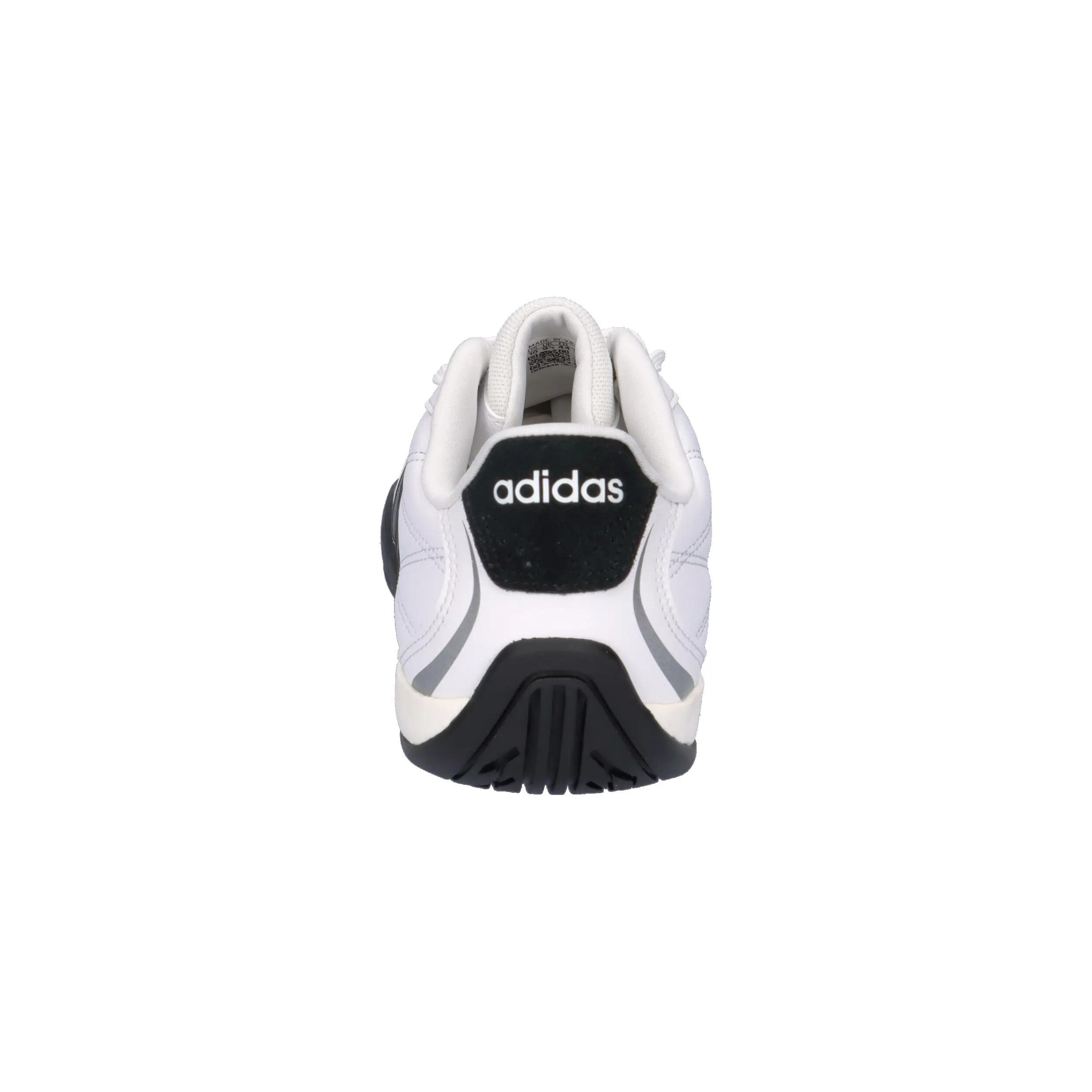 Scarpe Adidas modello HQ9160 per uomini 12/14