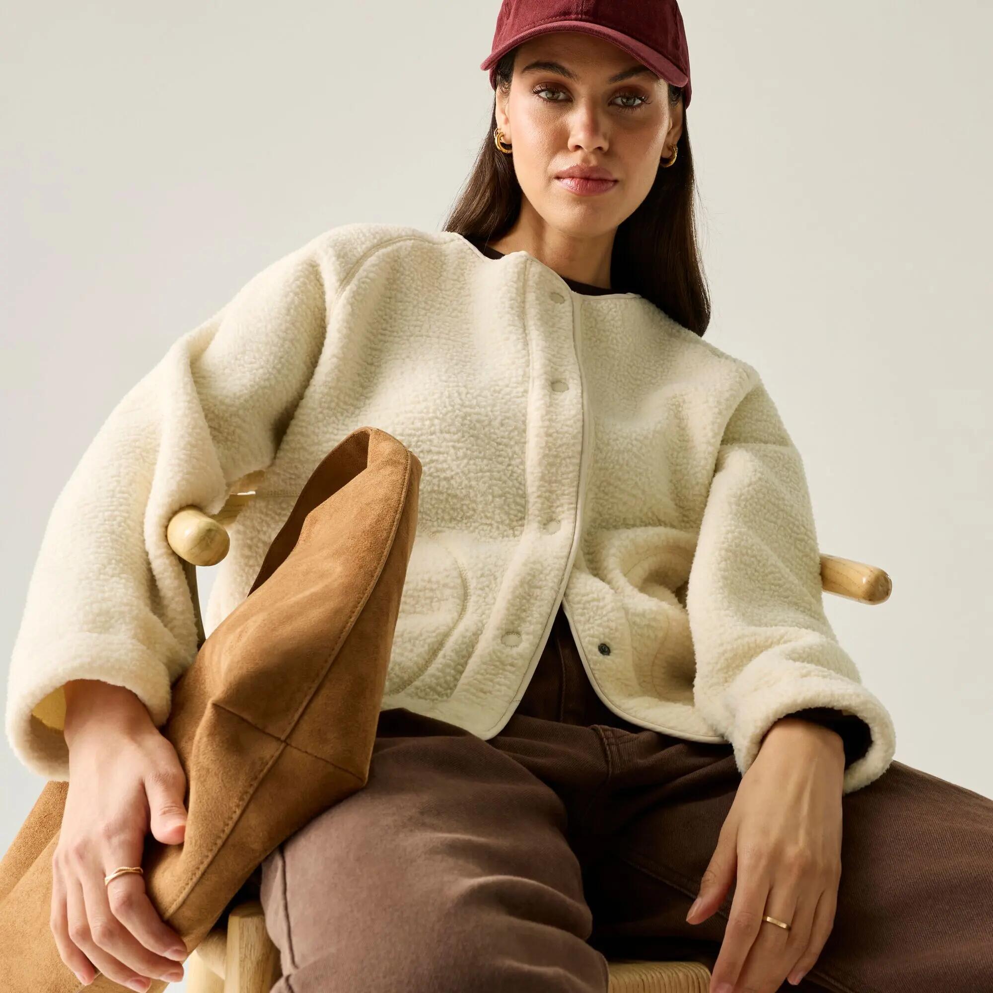 Damen-Fleecejacke mit durchgehender Knopfleiste von Lea 7/11