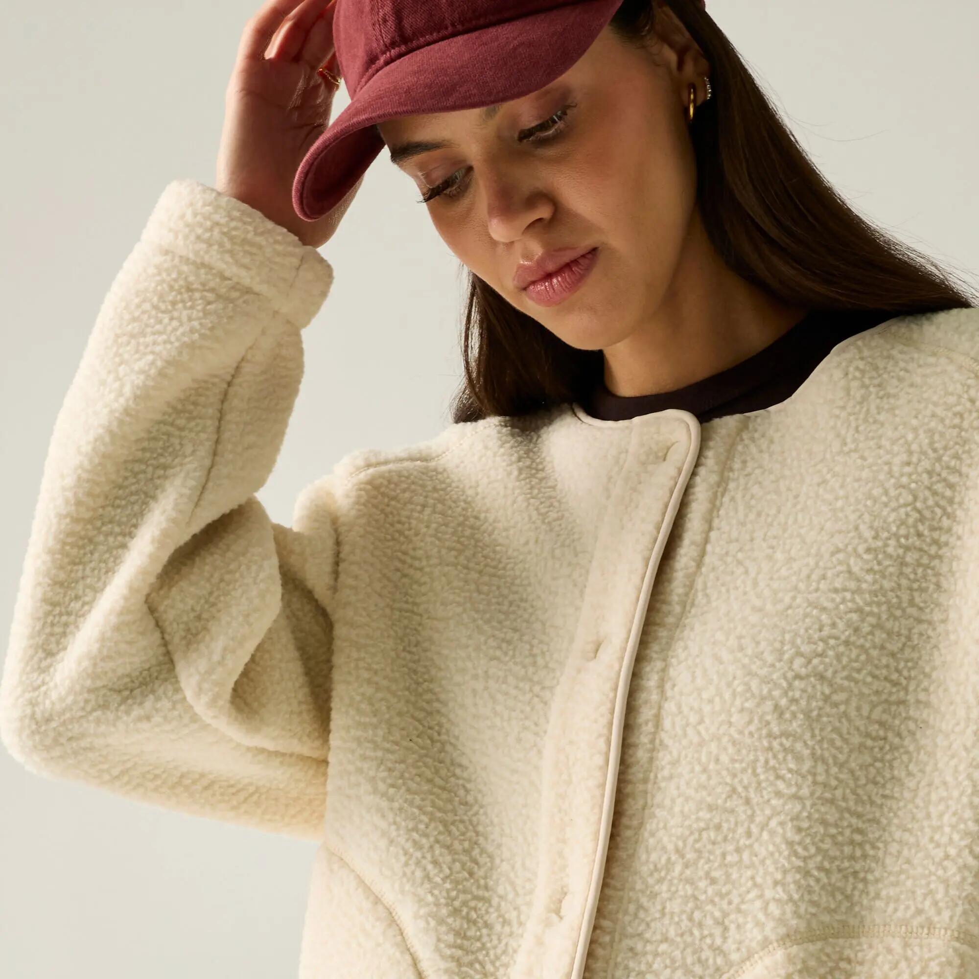 Damen-Fleecejacke mit durchgehender Knopfleiste von Lea 5/11