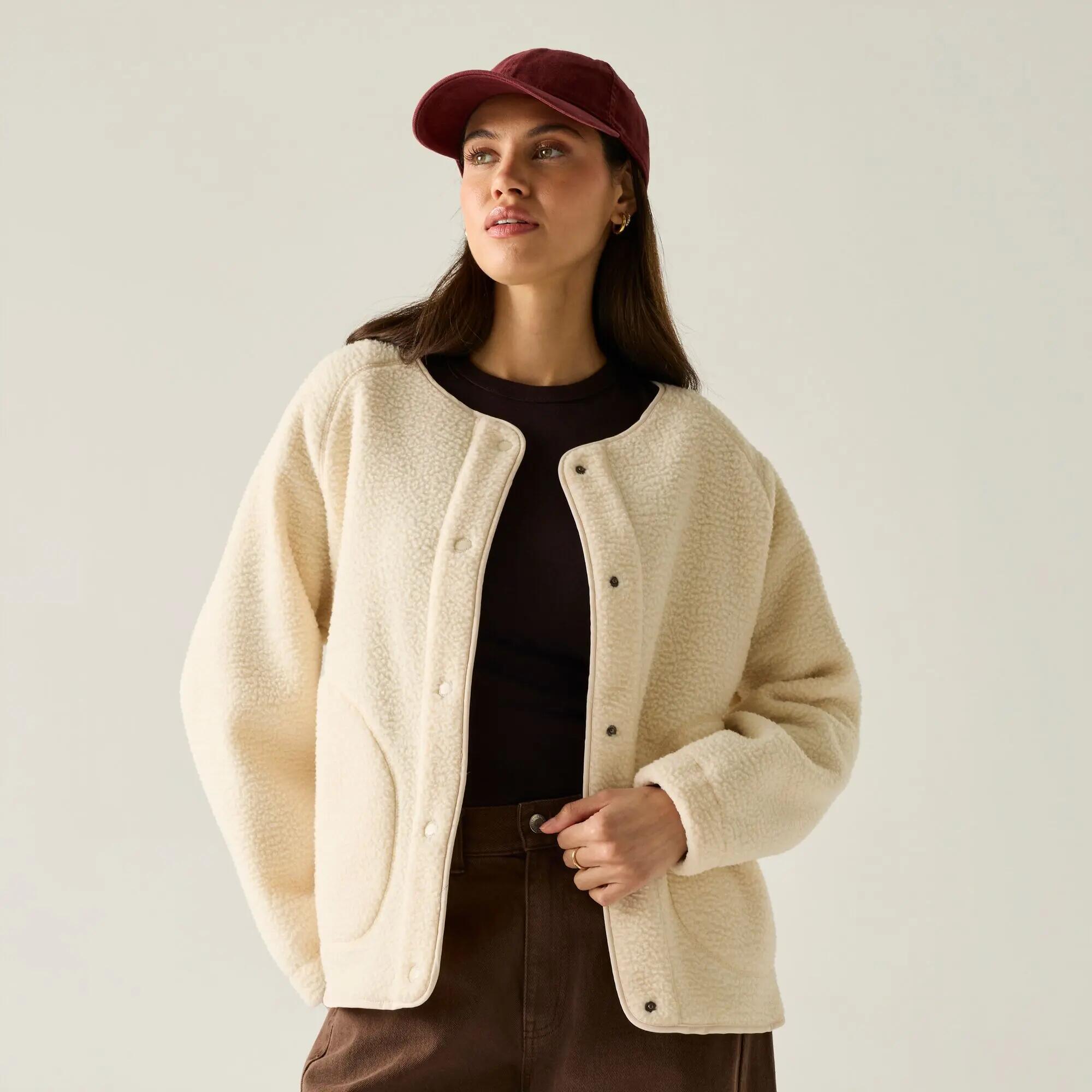 Damen-Fleecejacke mit durchgehender Knopfleiste von Lea 4/11