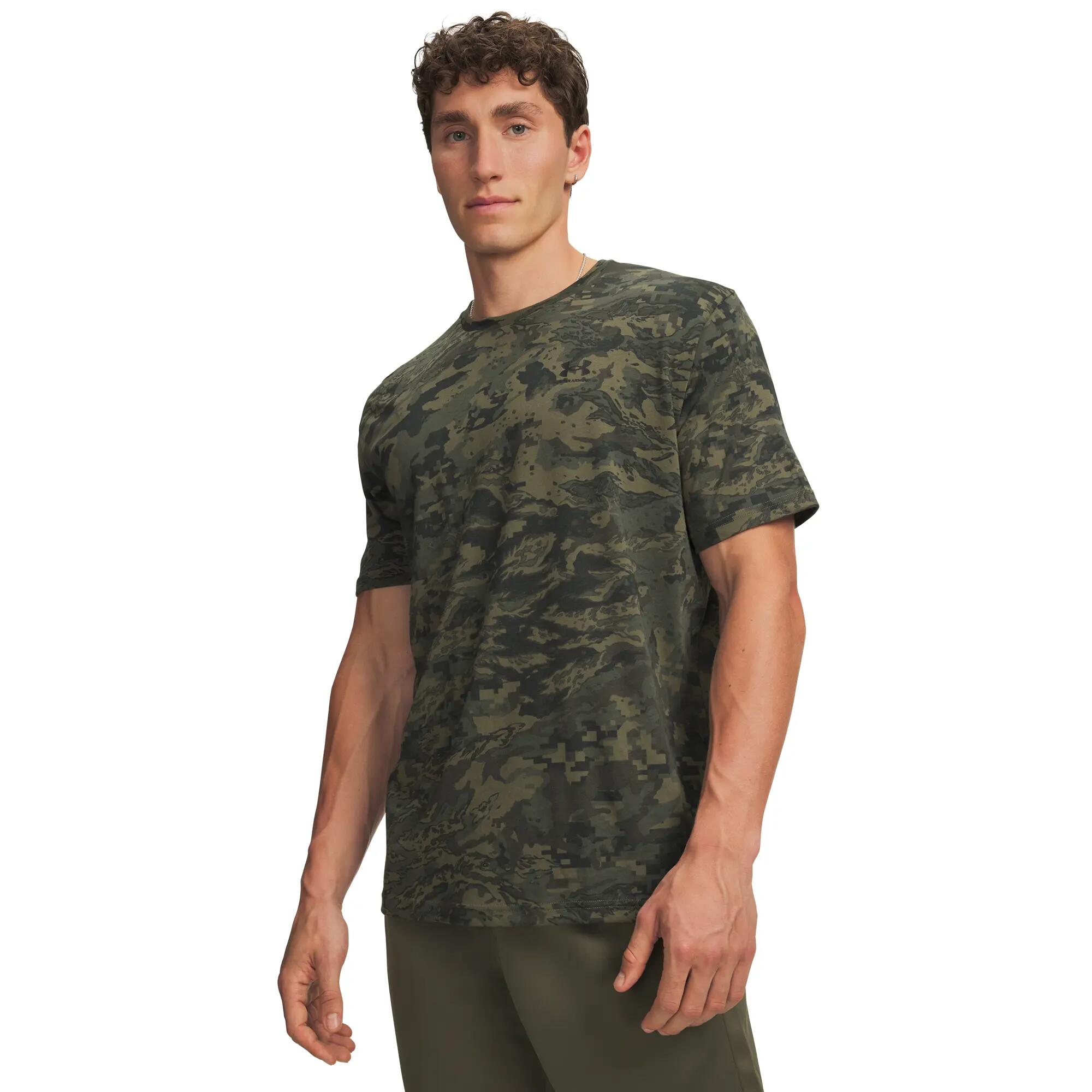 UNDER ARMOUR picture