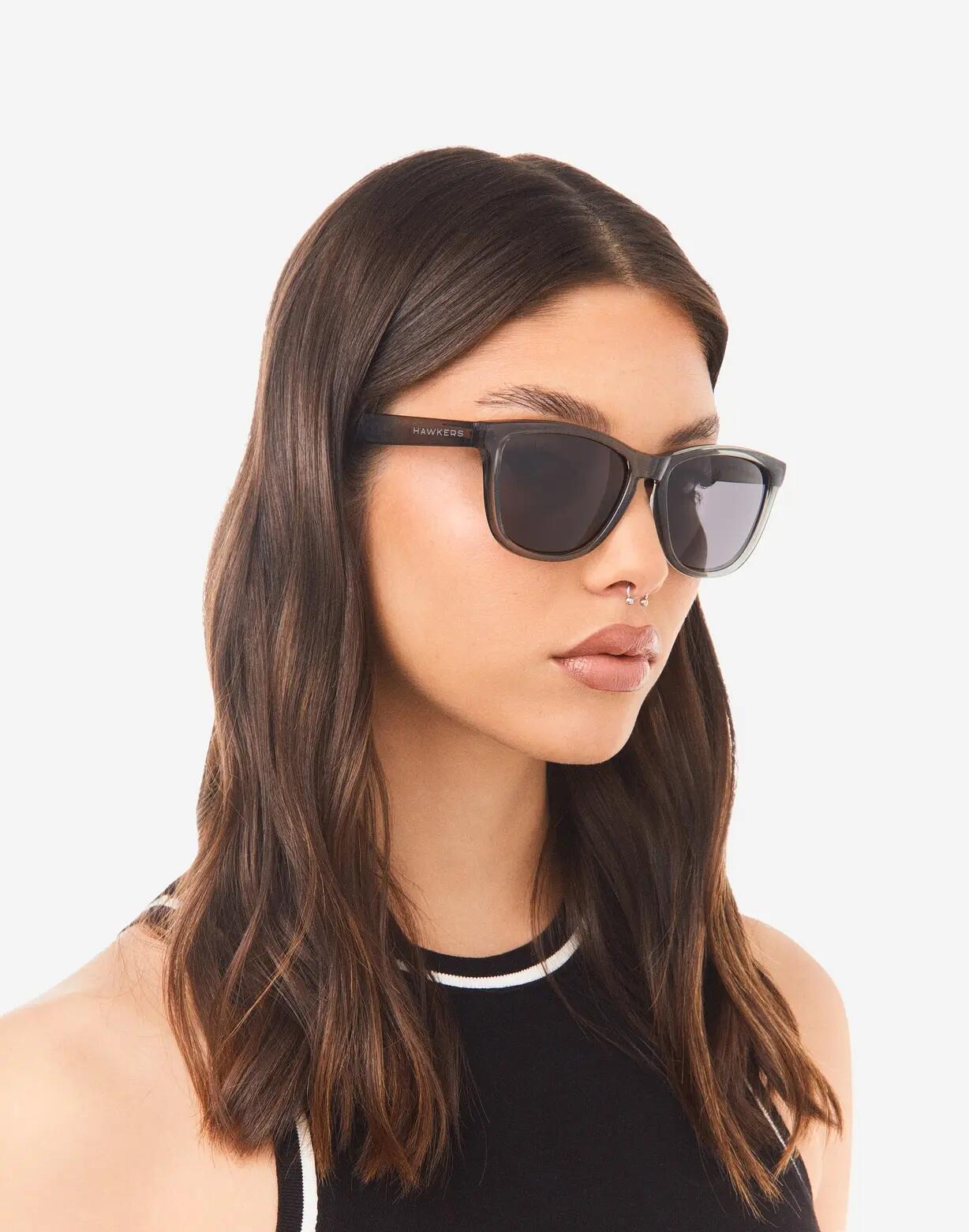 HAWKERS - Óculos de sol para Homem e Mulher ONE RAW - BLACK TRANSPARENT DARK 6/7
