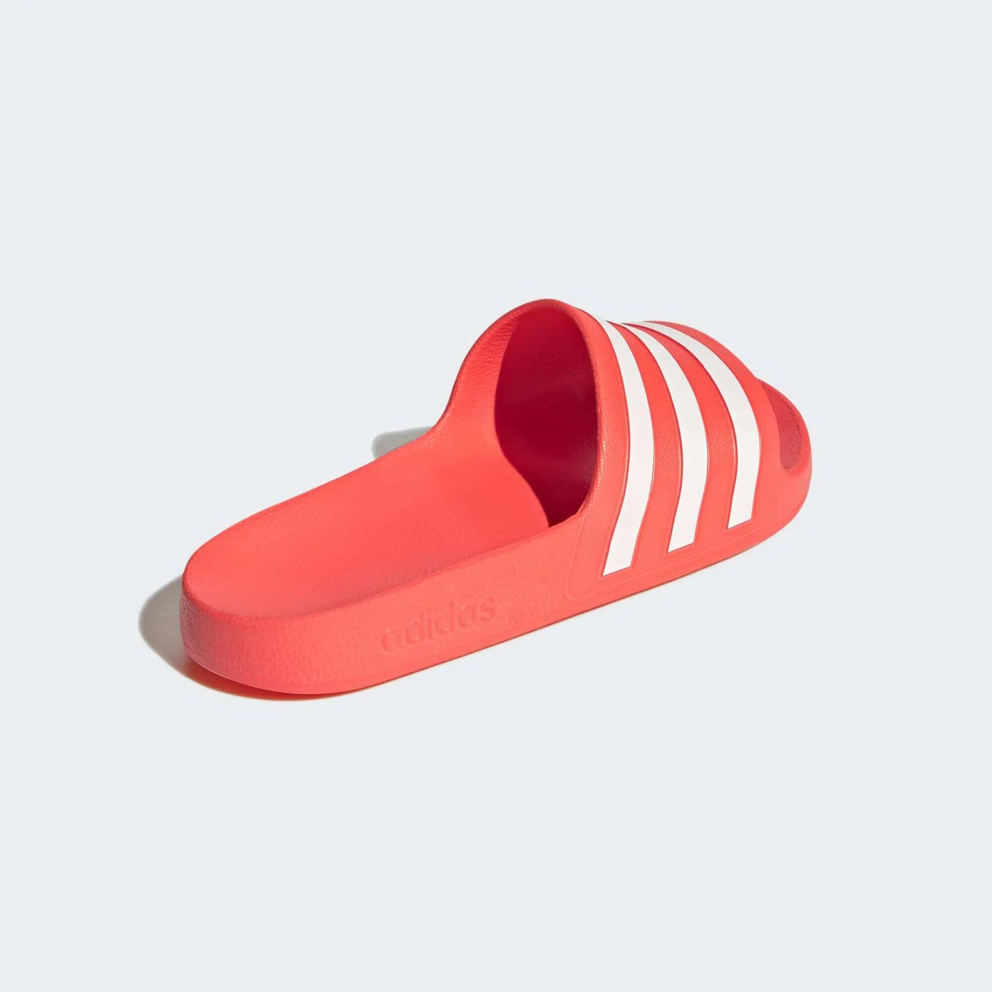adilette Aqua Badslippers 8/15