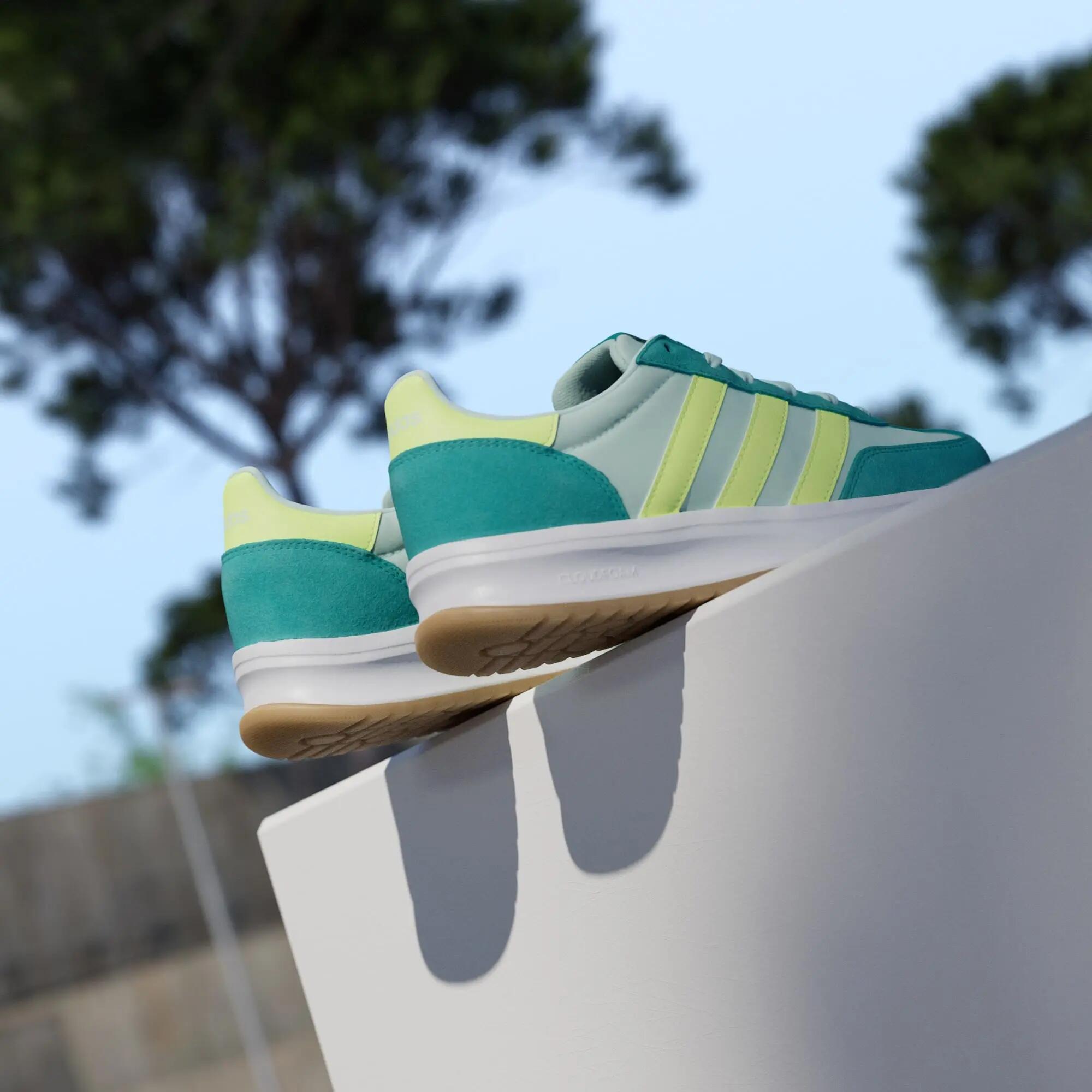RUN 70s 2.0 Shoes 6/16