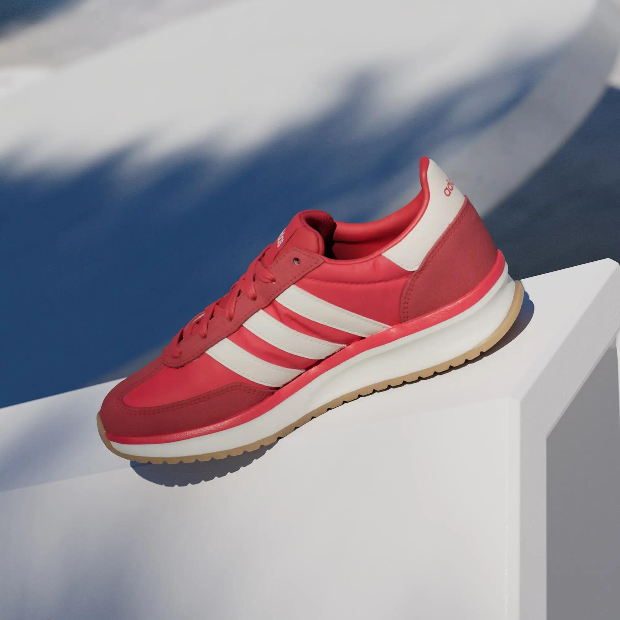 Sapatilhas RUN 70s 2.0 5/15