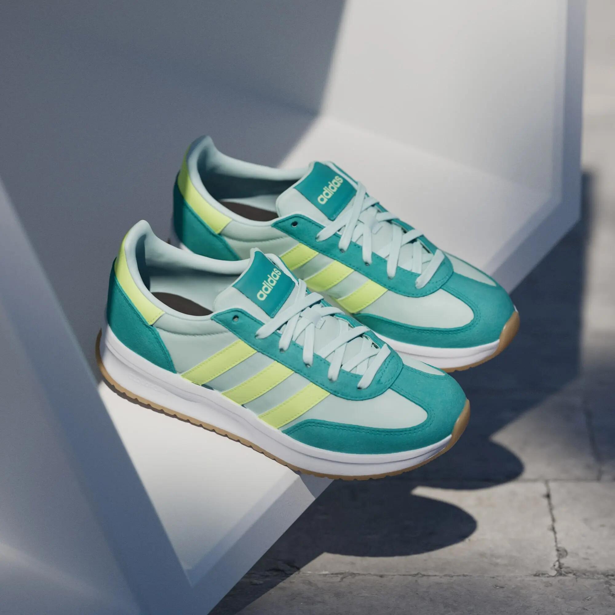 RUN 70s 2.0 Shoes 4/16