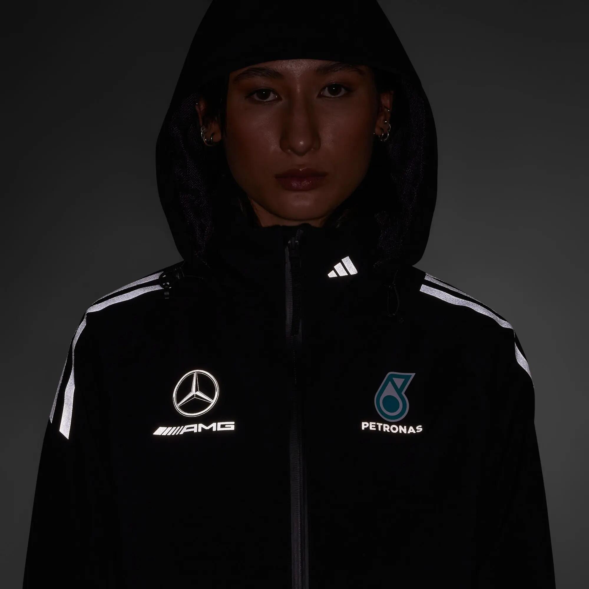CHUBASQUERO MERCEDES - AMG PETRONAS FORMULA ONE TEAM MECHANIC 12/13