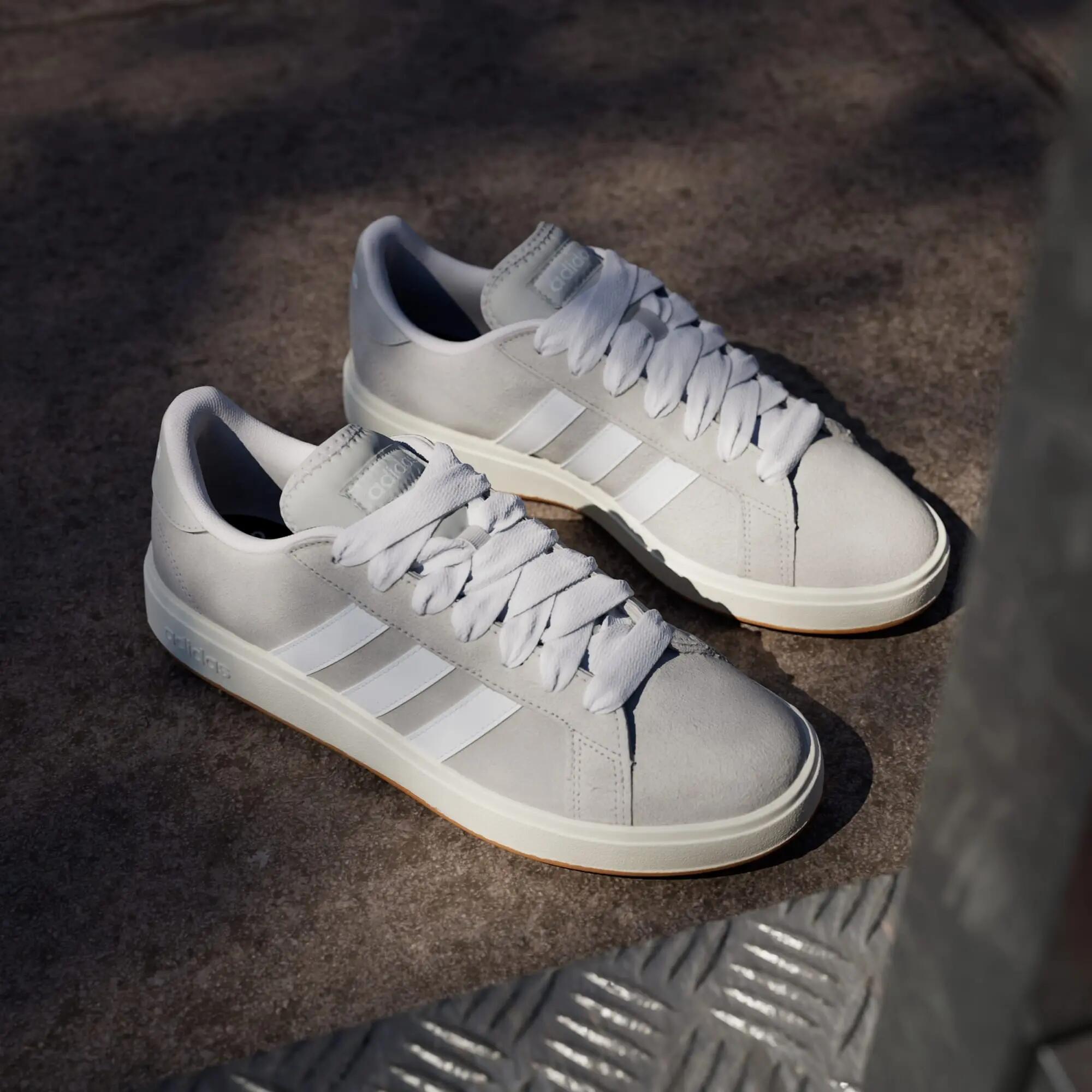 Chaussure Grand Court Base 00s 4/16