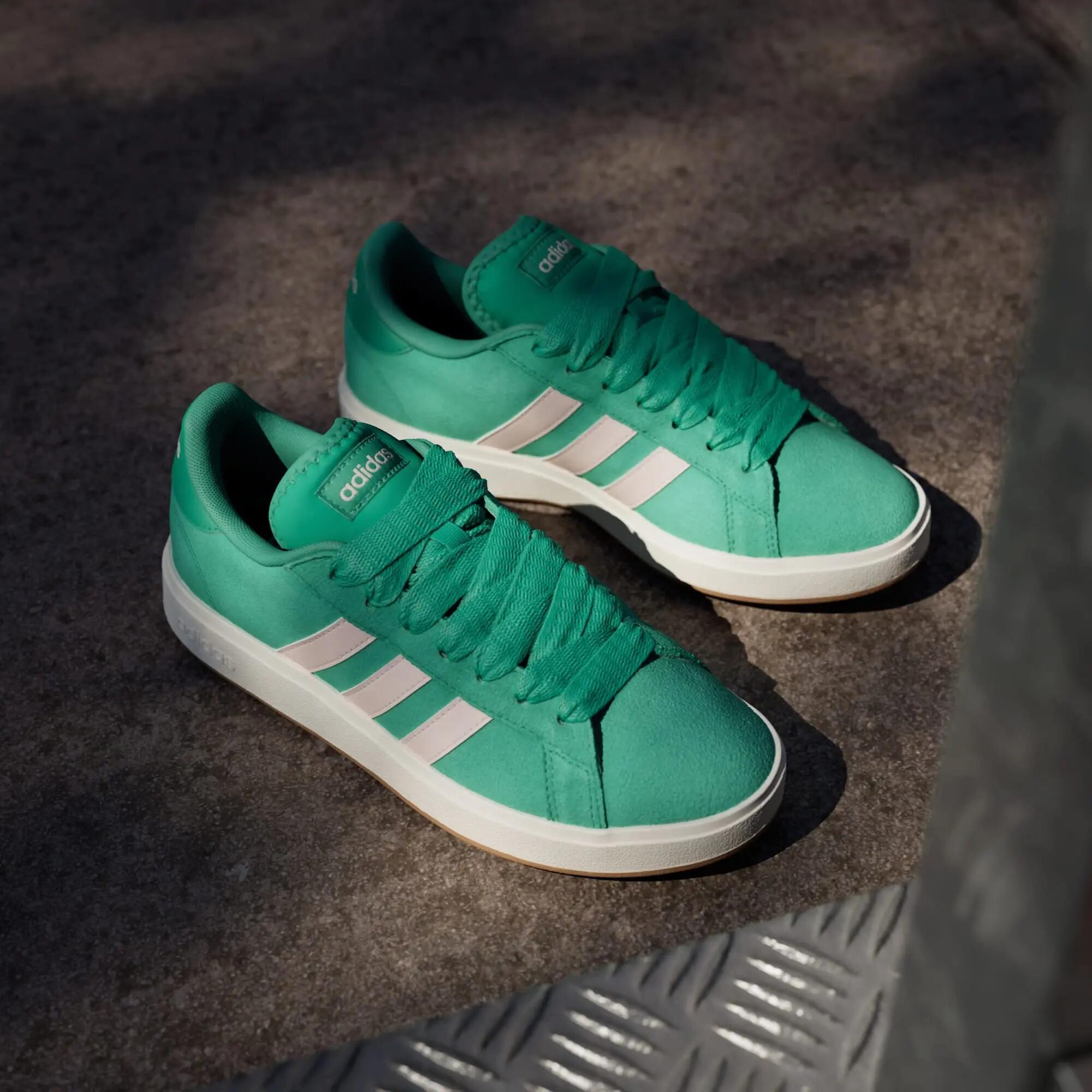 Grand Court Base 00s Schuh 4/16