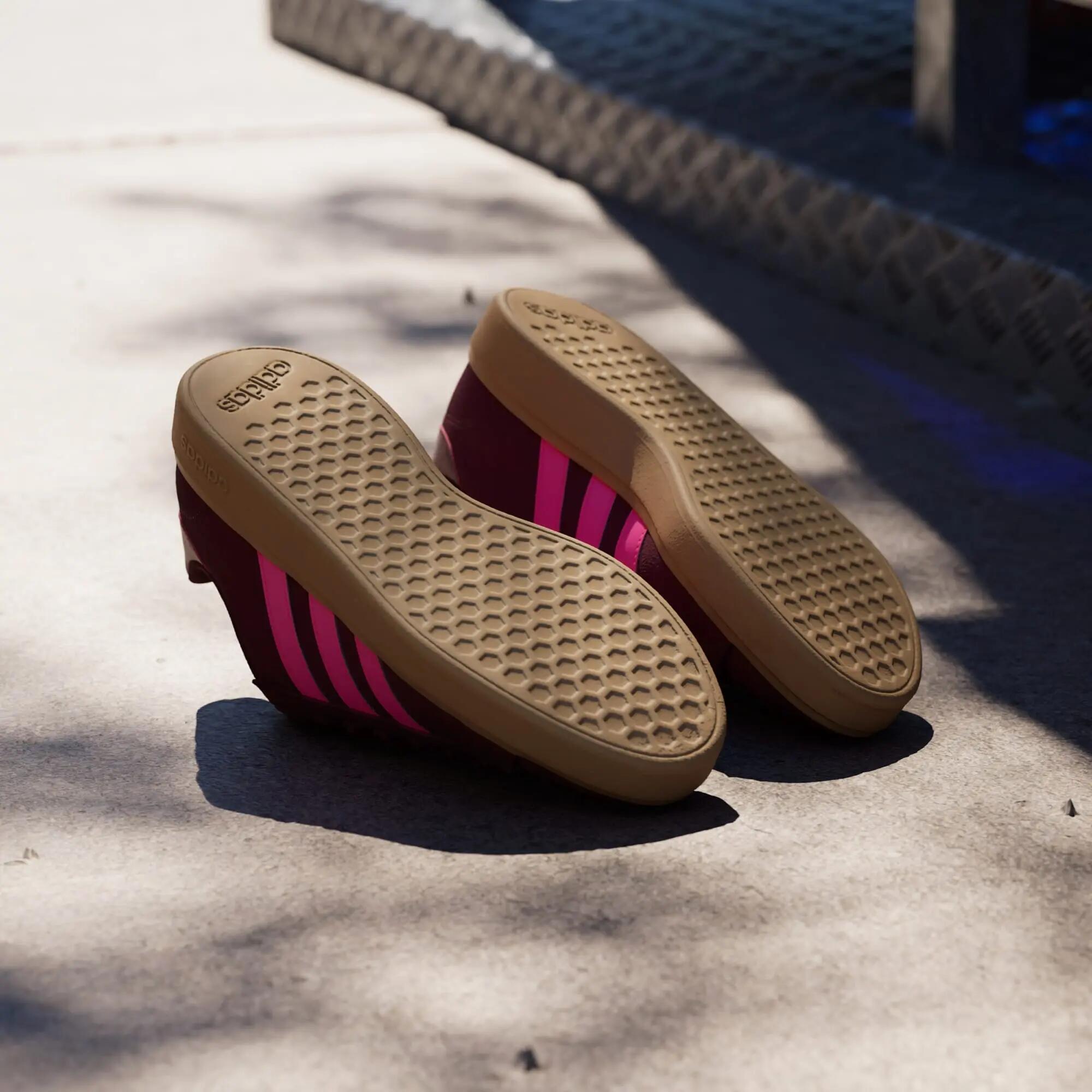 Zapatilla Grand Court Base 00s 3/15