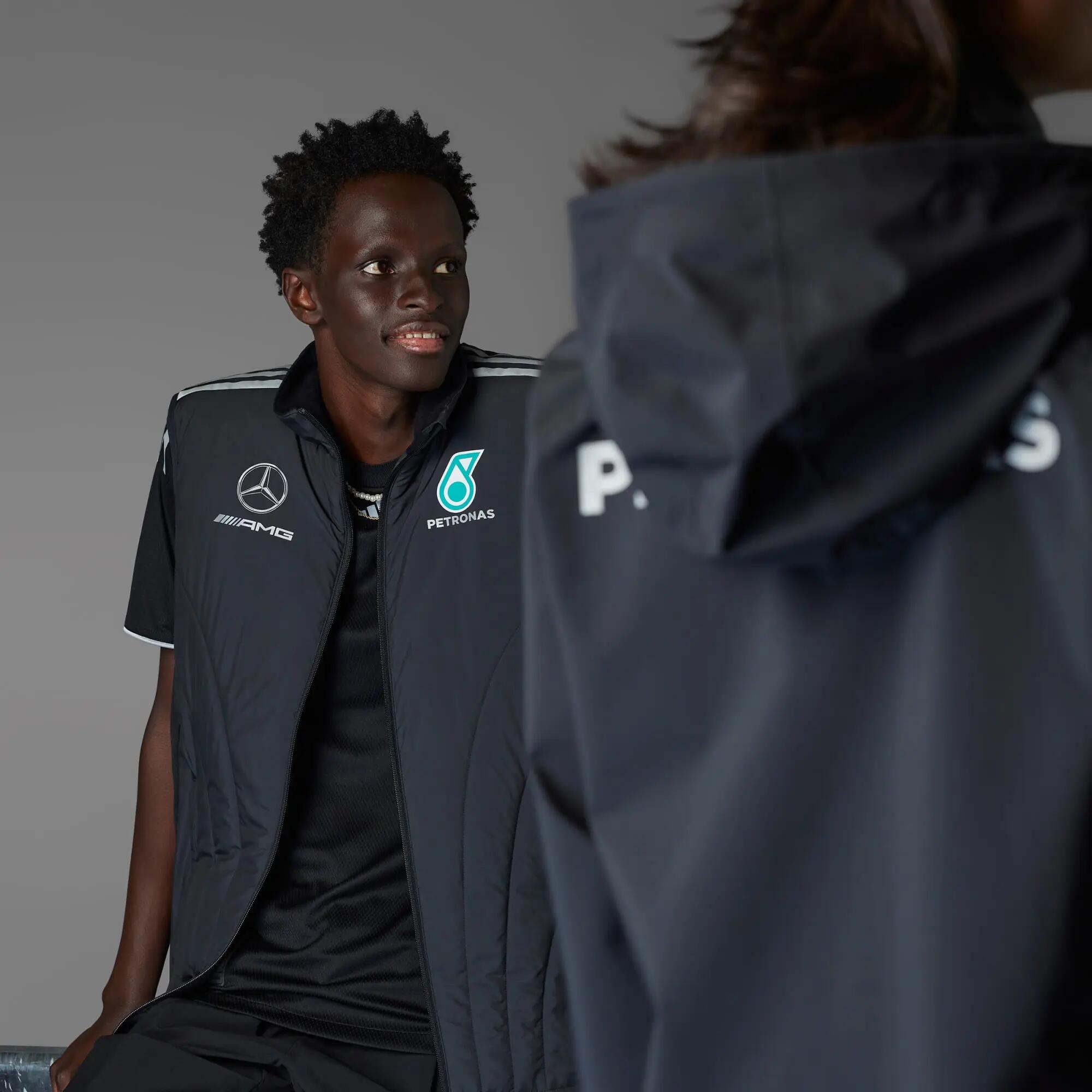 MERCEDES - AMG PETRONAS FORMULA ONE TEAM MECHANICS WESTE 6/13