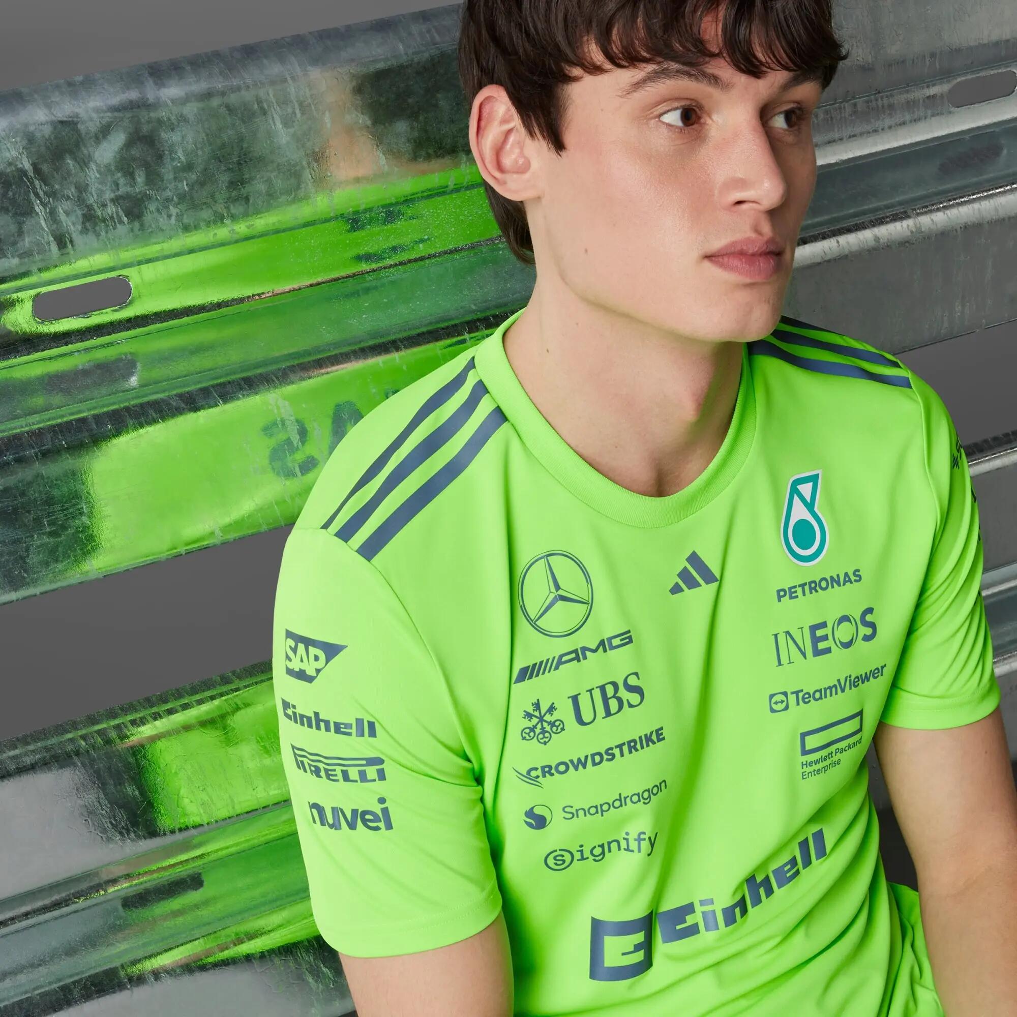 MERCEDES - AMG PETRONAS FORMULA ONE TEAM SET-UP T-SHIRT 13/15