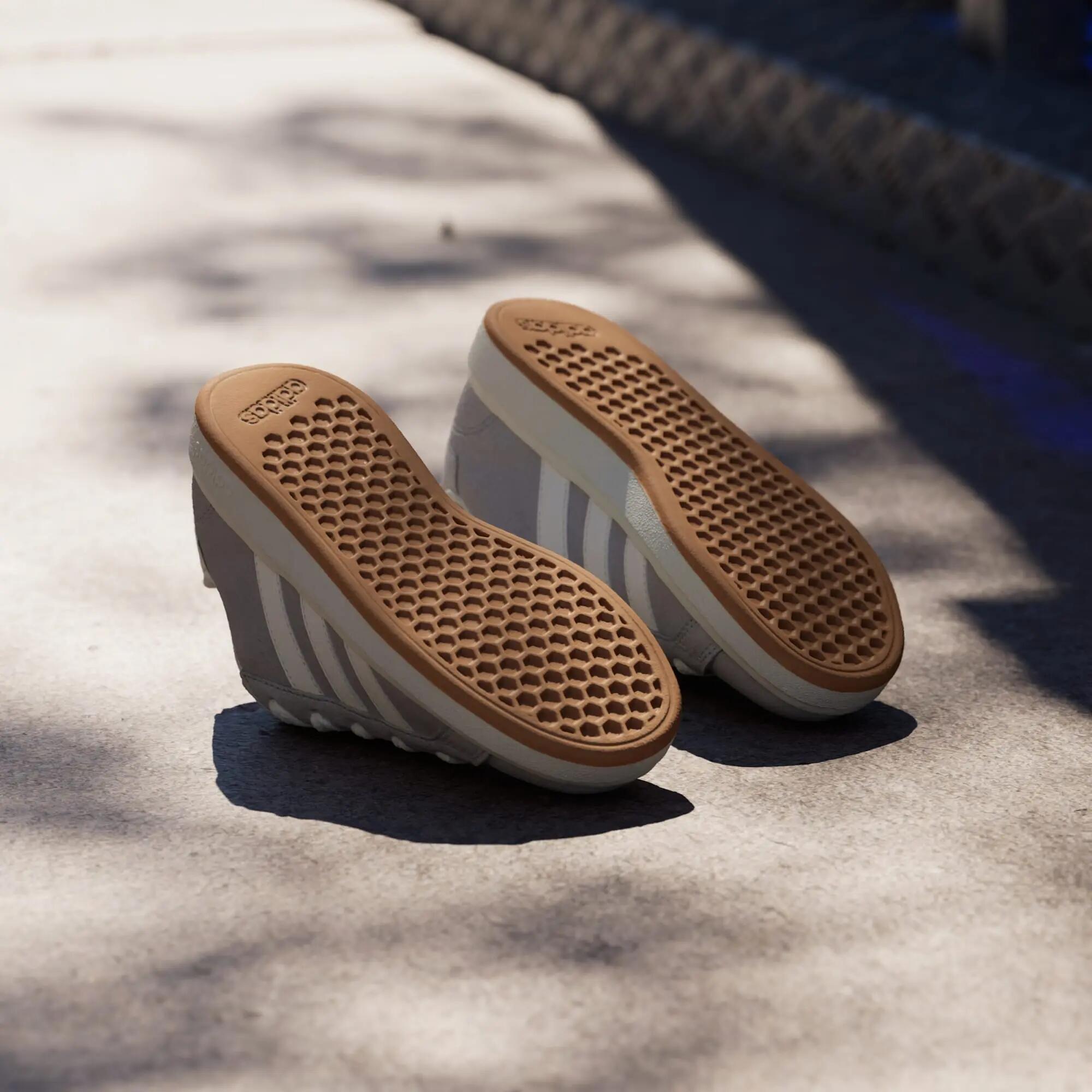 Chaussure Grand Court 00s 3/16